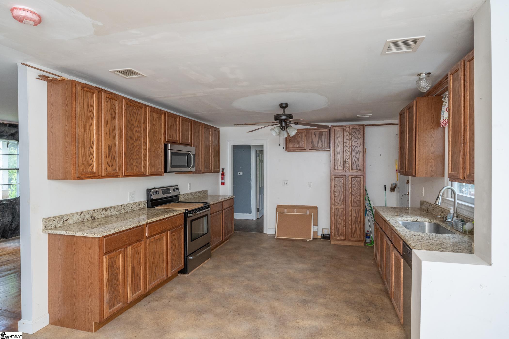 2180 Horseshoe Falls, Enoree, South Carolina image 9