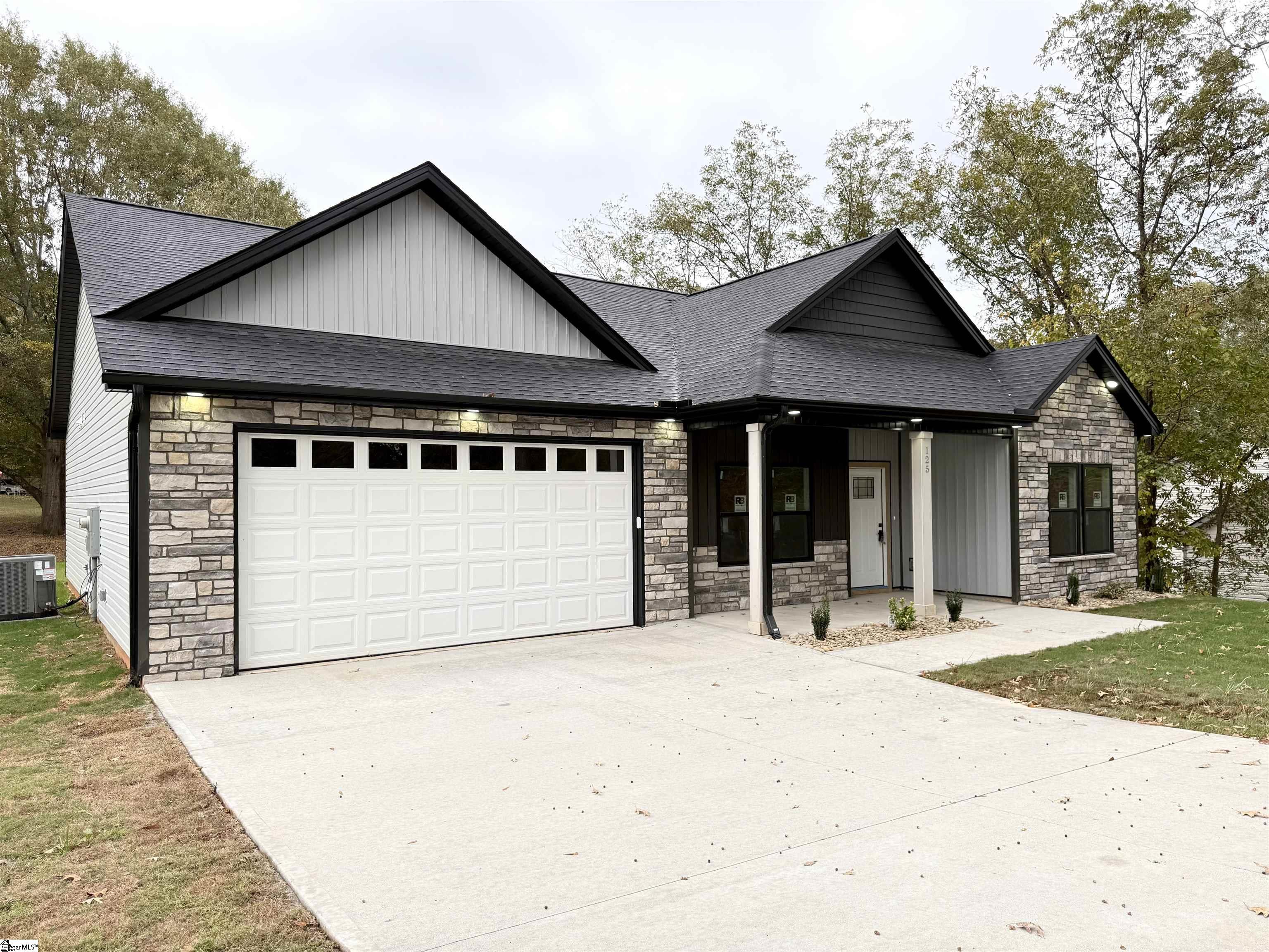 MLS #1560815 image #1