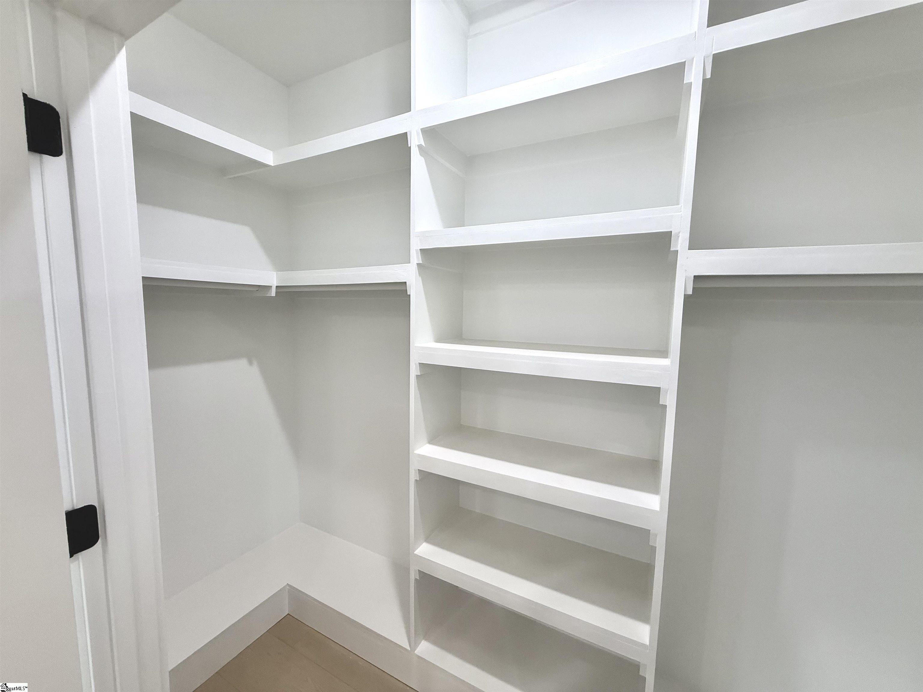 MLS #1560817 image #23