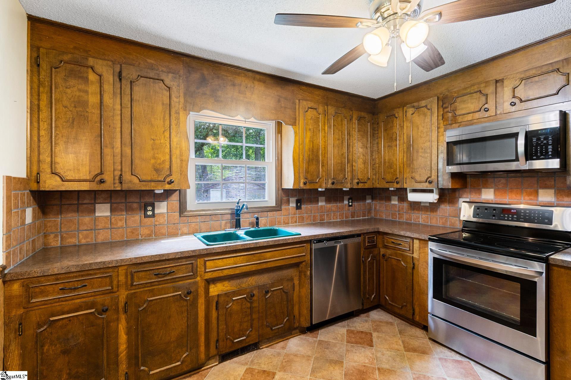 229 Creekfield, Clinton, South Carolina image 4