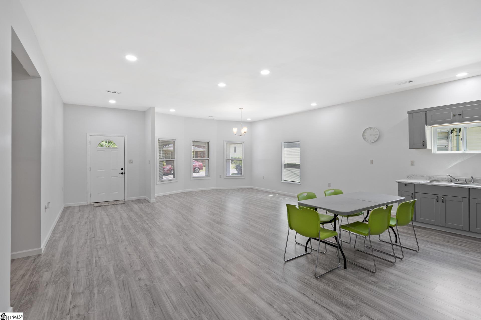 904 W Hampton, Laurens, South Carolina image 14