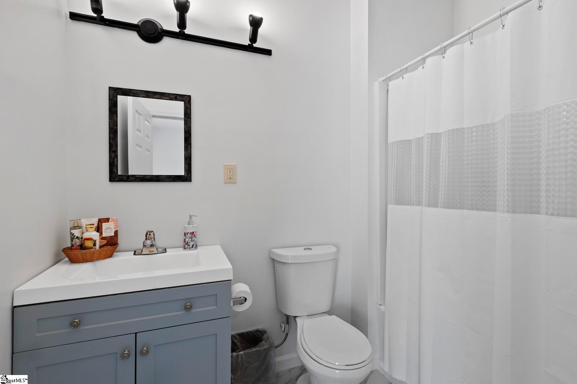 904 W Hampton, Laurens, South Carolina image 21