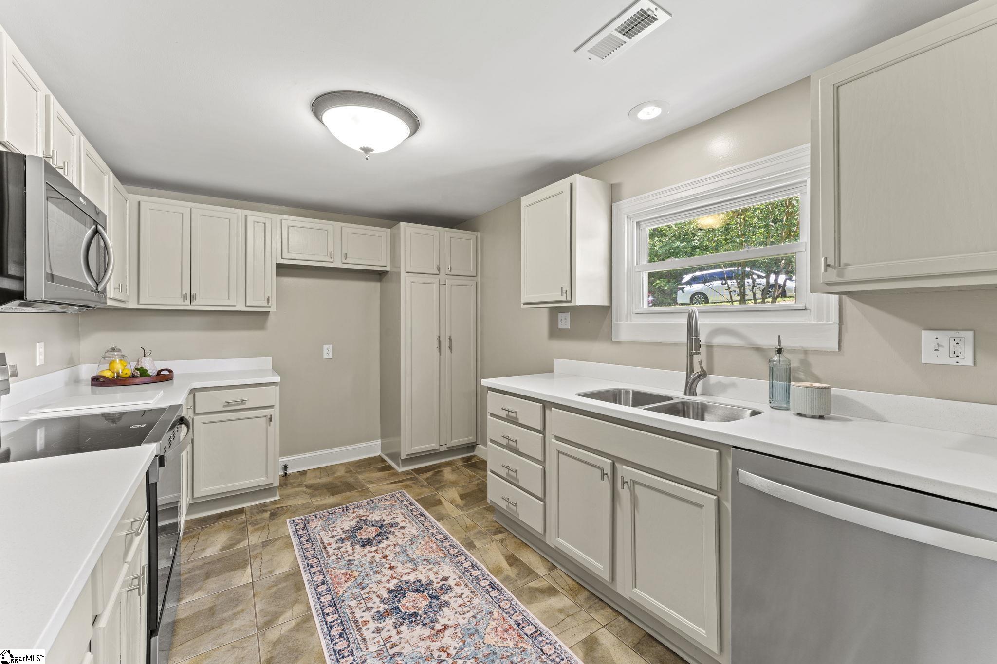 119 W Victoria, Spartanburg, South Carolina image 14