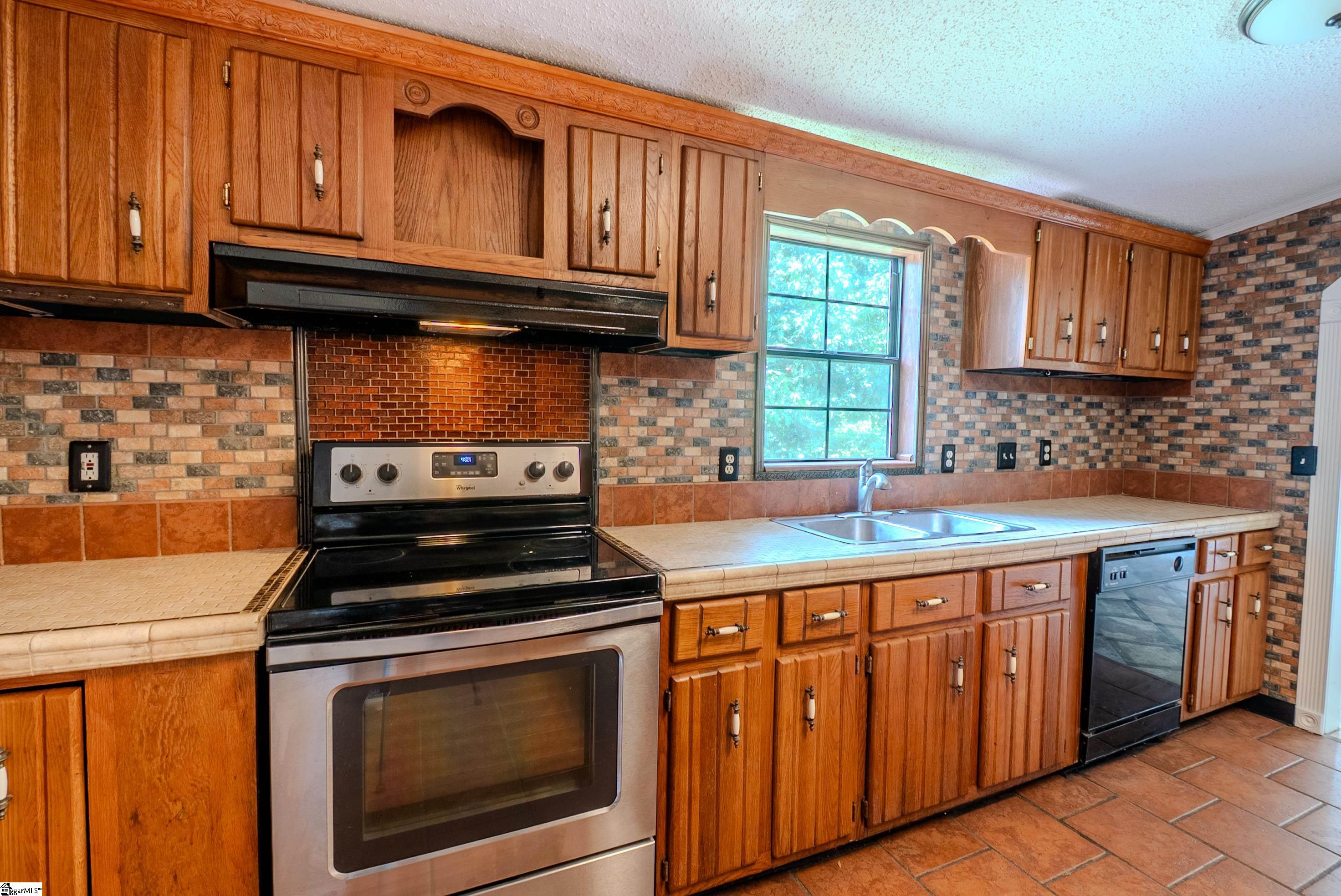 MLS #1561132 image #25