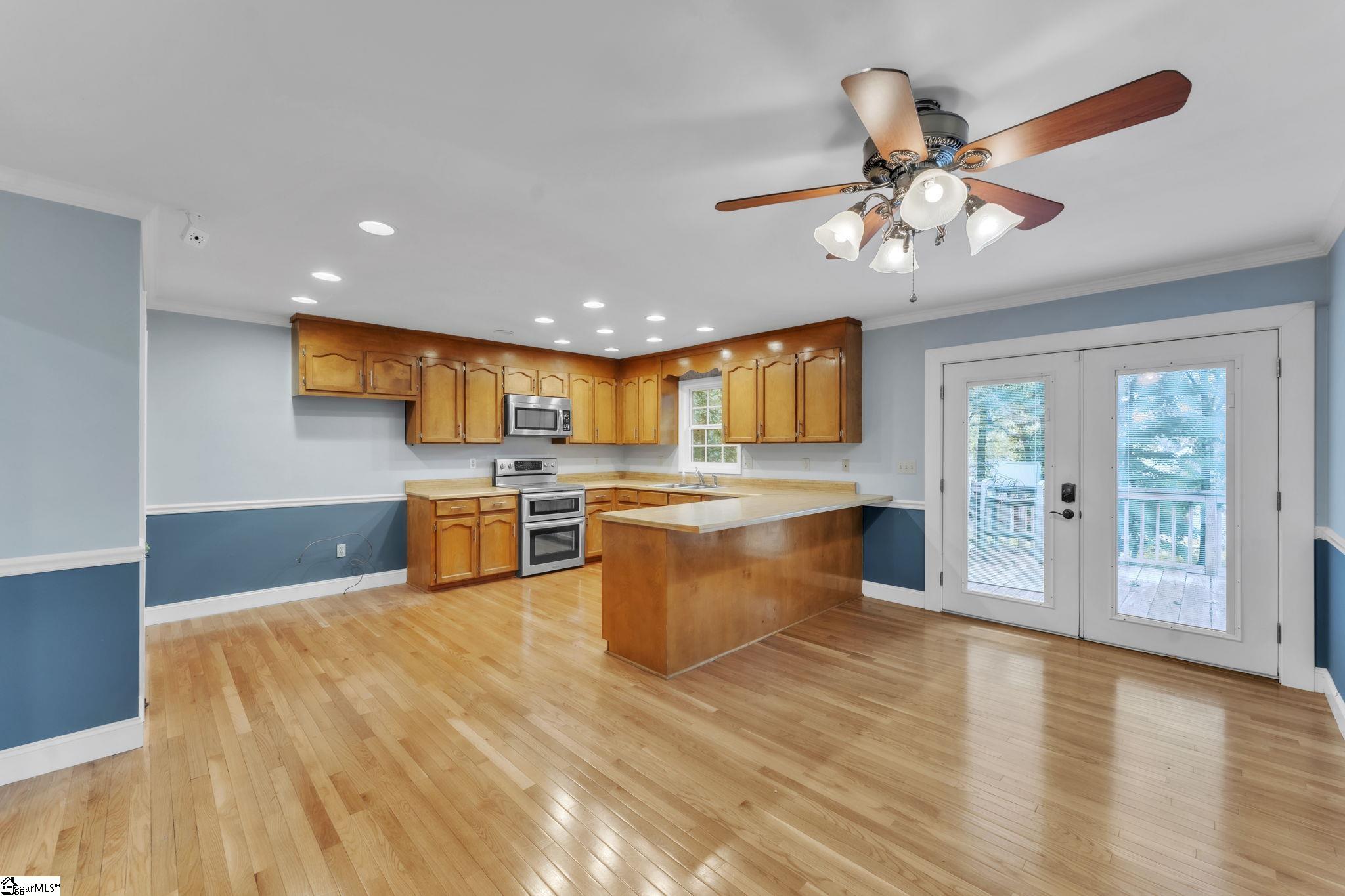 1 Moultrie, Taylors, South Carolina image 5