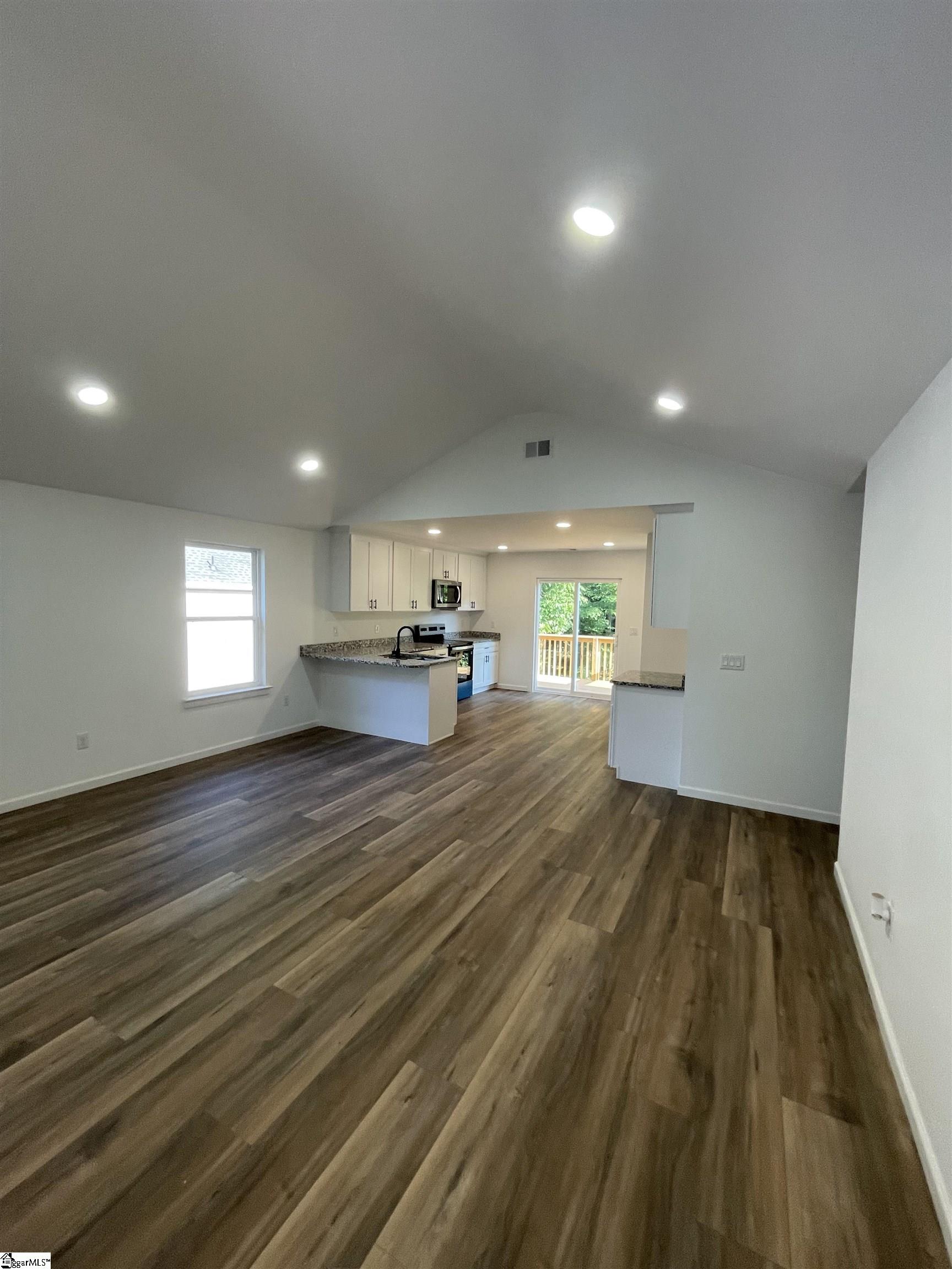 631 S Center, Spartanburg, South Carolina image 2