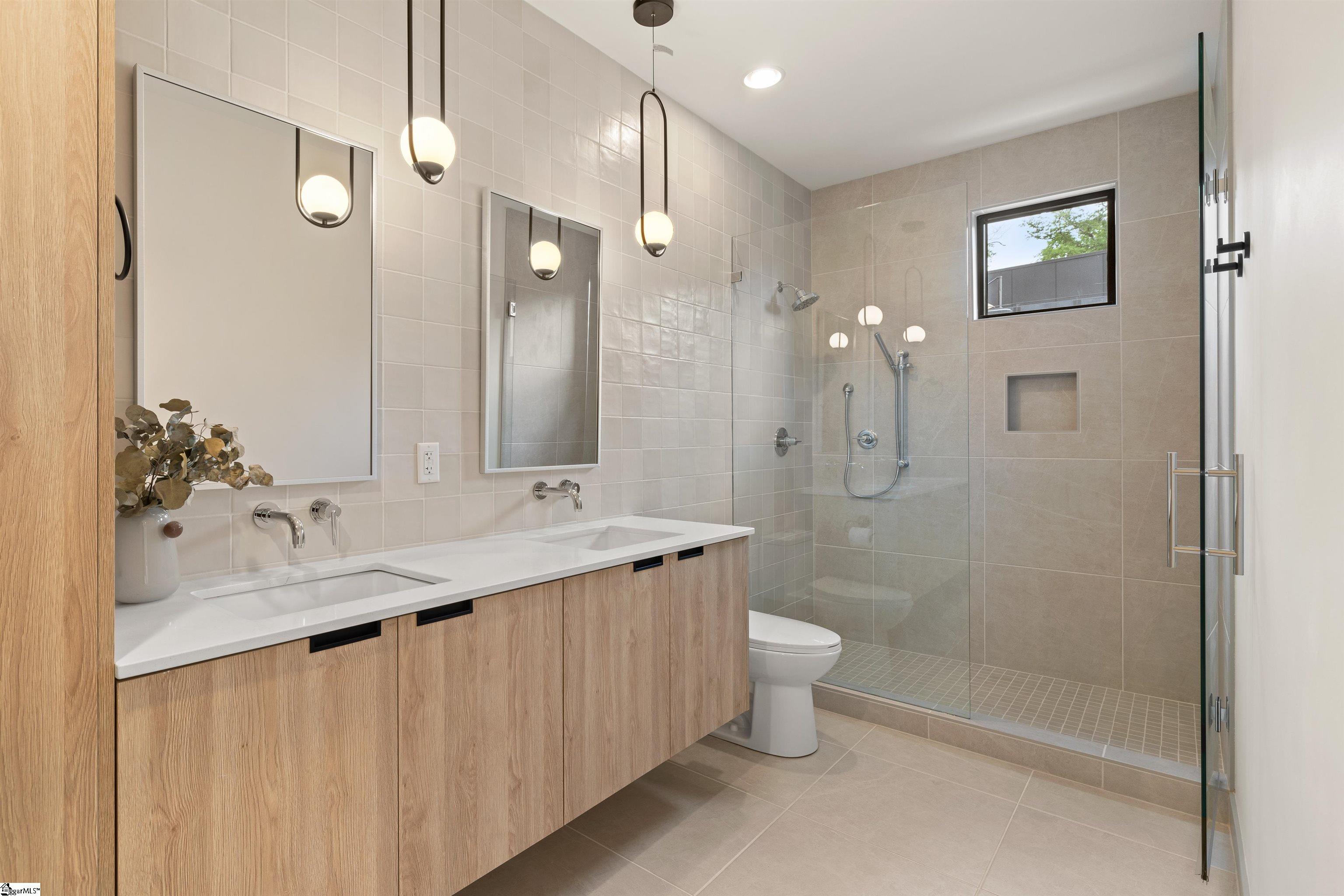111 E Stone, Greenville, South Carolina image 30
