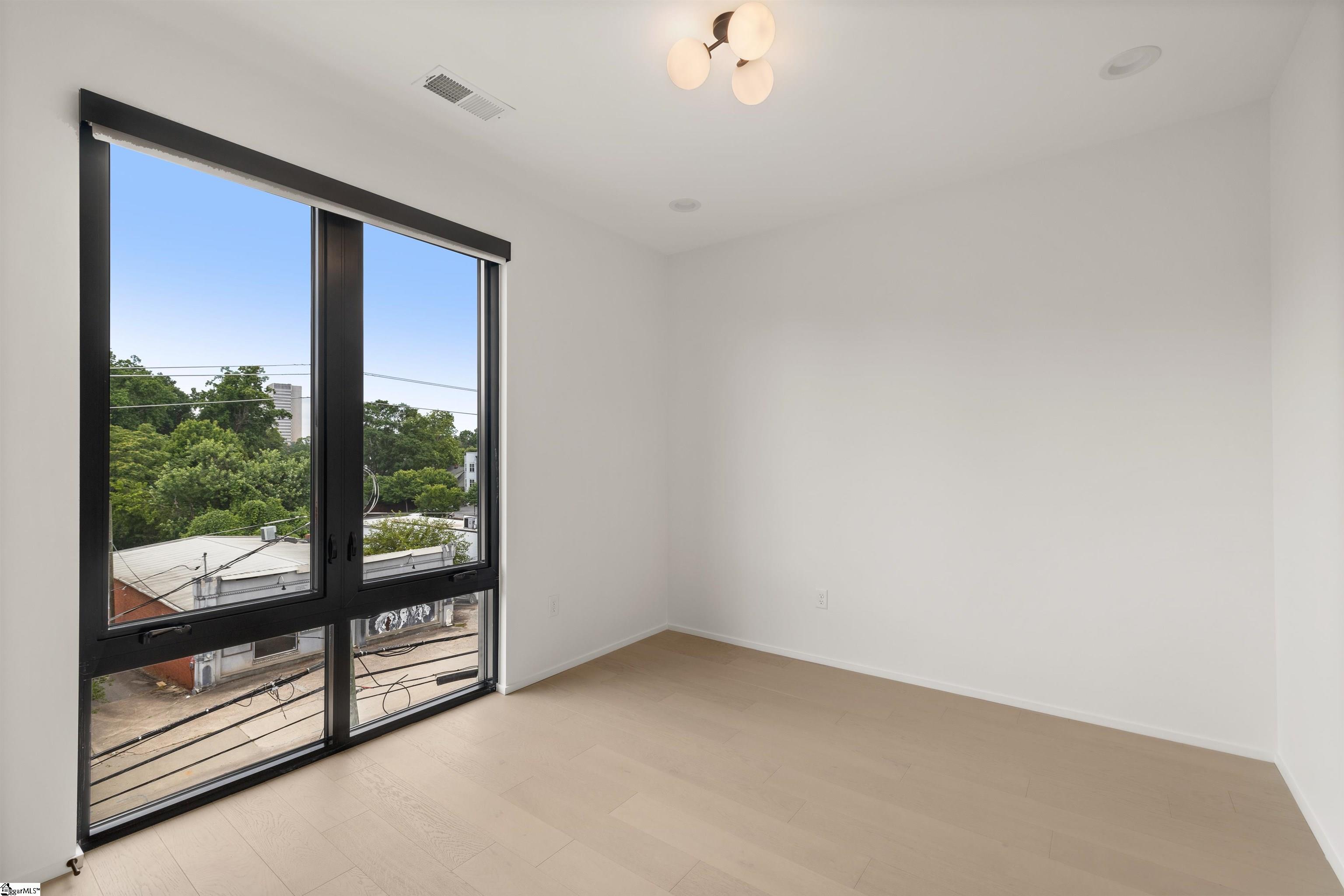 111 E Stone, Greenville, South Carolina image 34