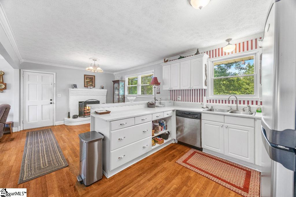 16 County Cork, Greenville, South Carolina image 10