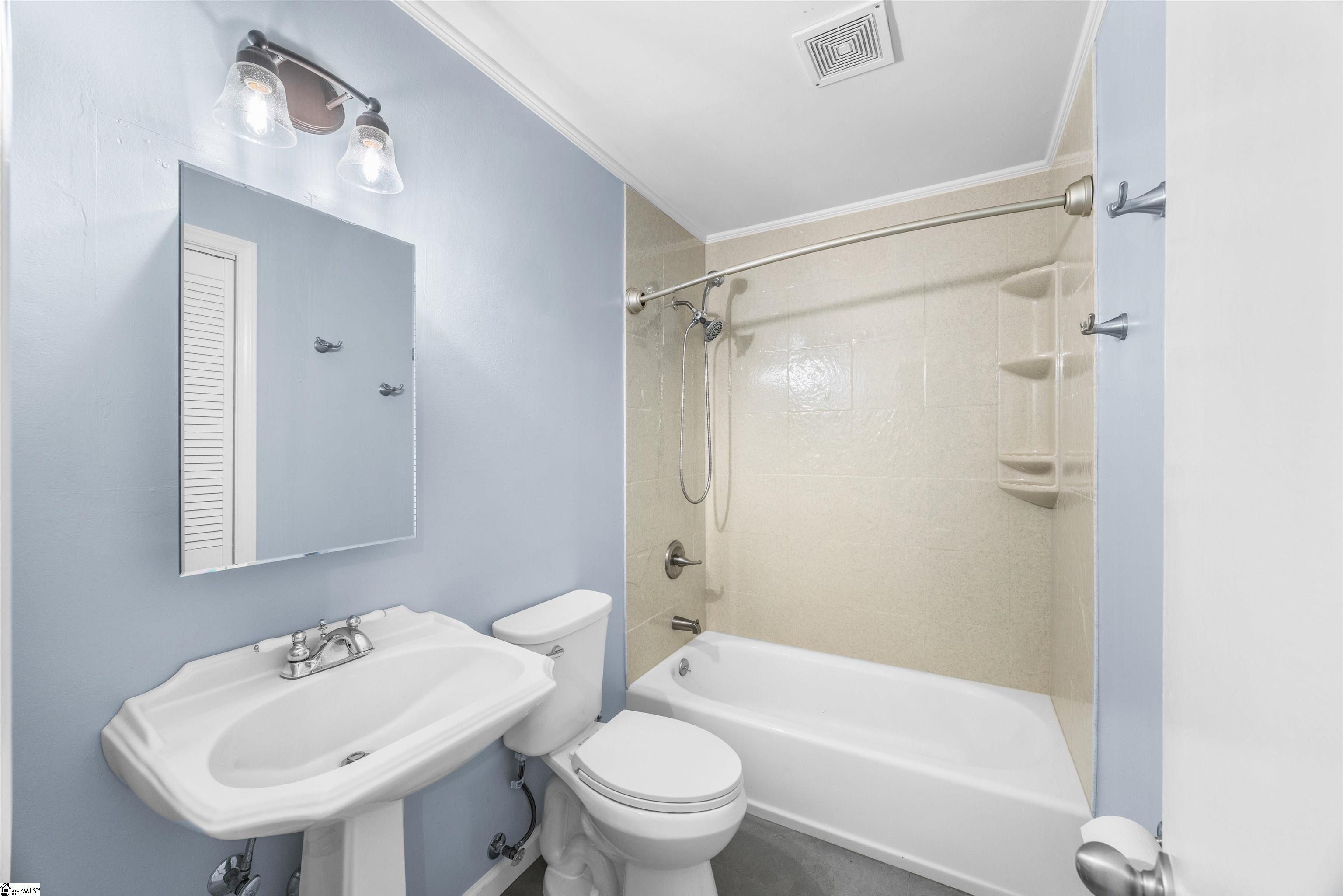 103 Brewster, Taylors, South Carolina image 3