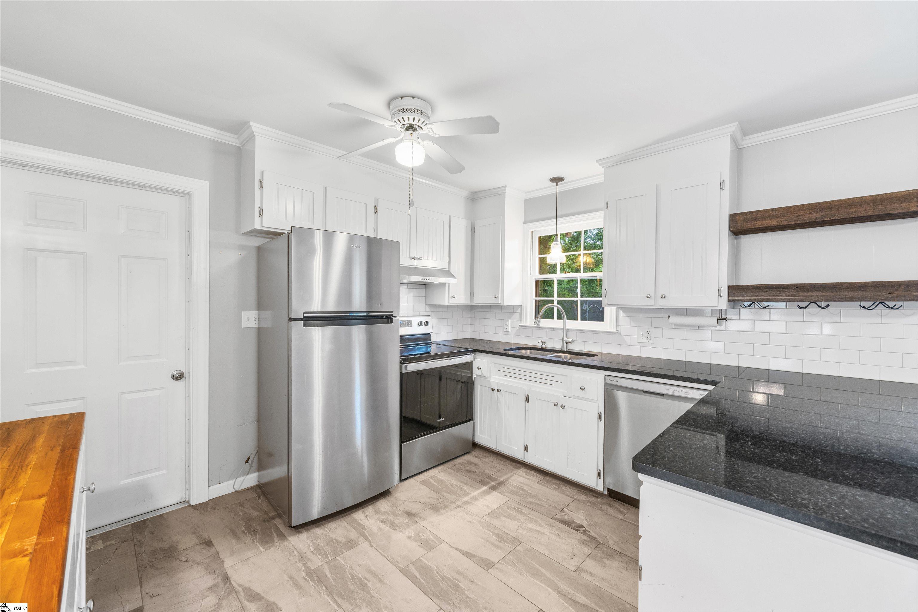 103 Brewster, Taylors, South Carolina image 9