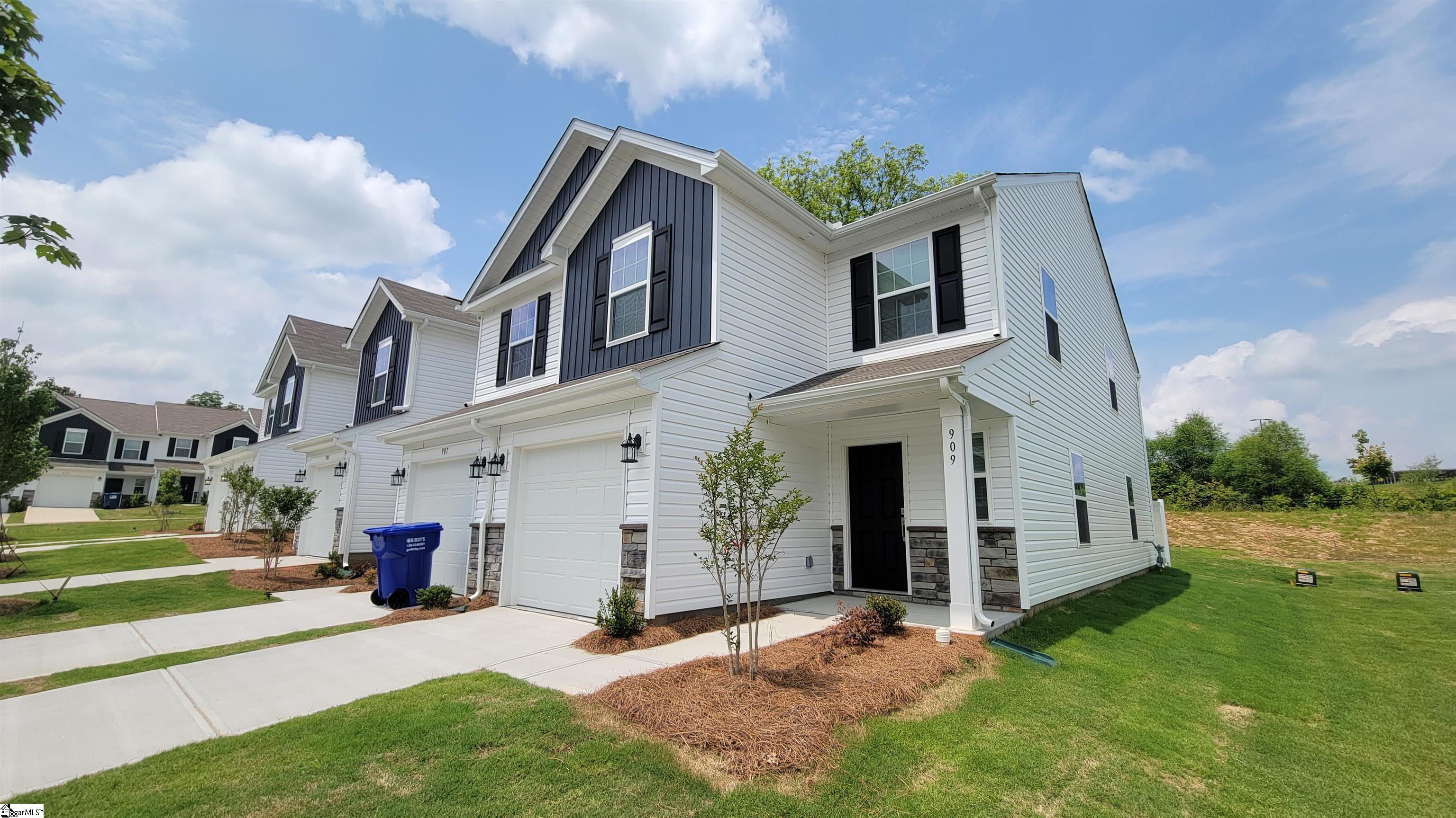 909 Powder Creek Drive, Reidville SC 29375
