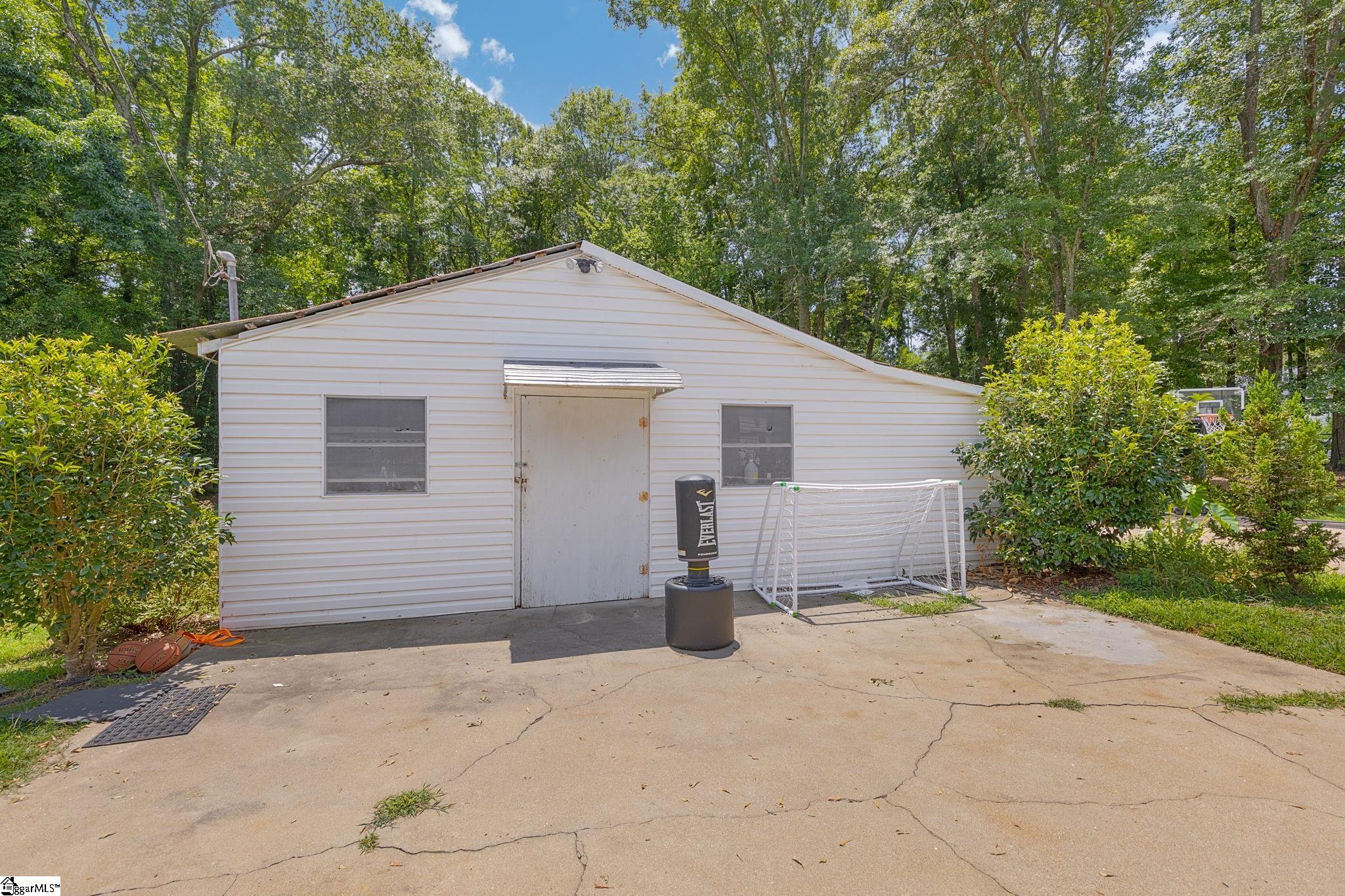 110 Dean, Belton, South Carolina image 36