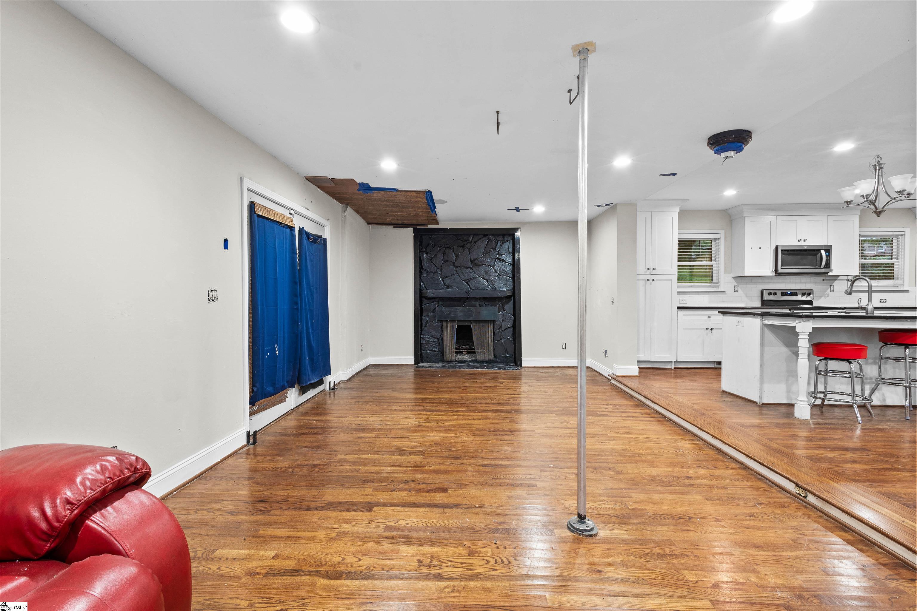 108 Linda, Marietta, South Carolina image 3