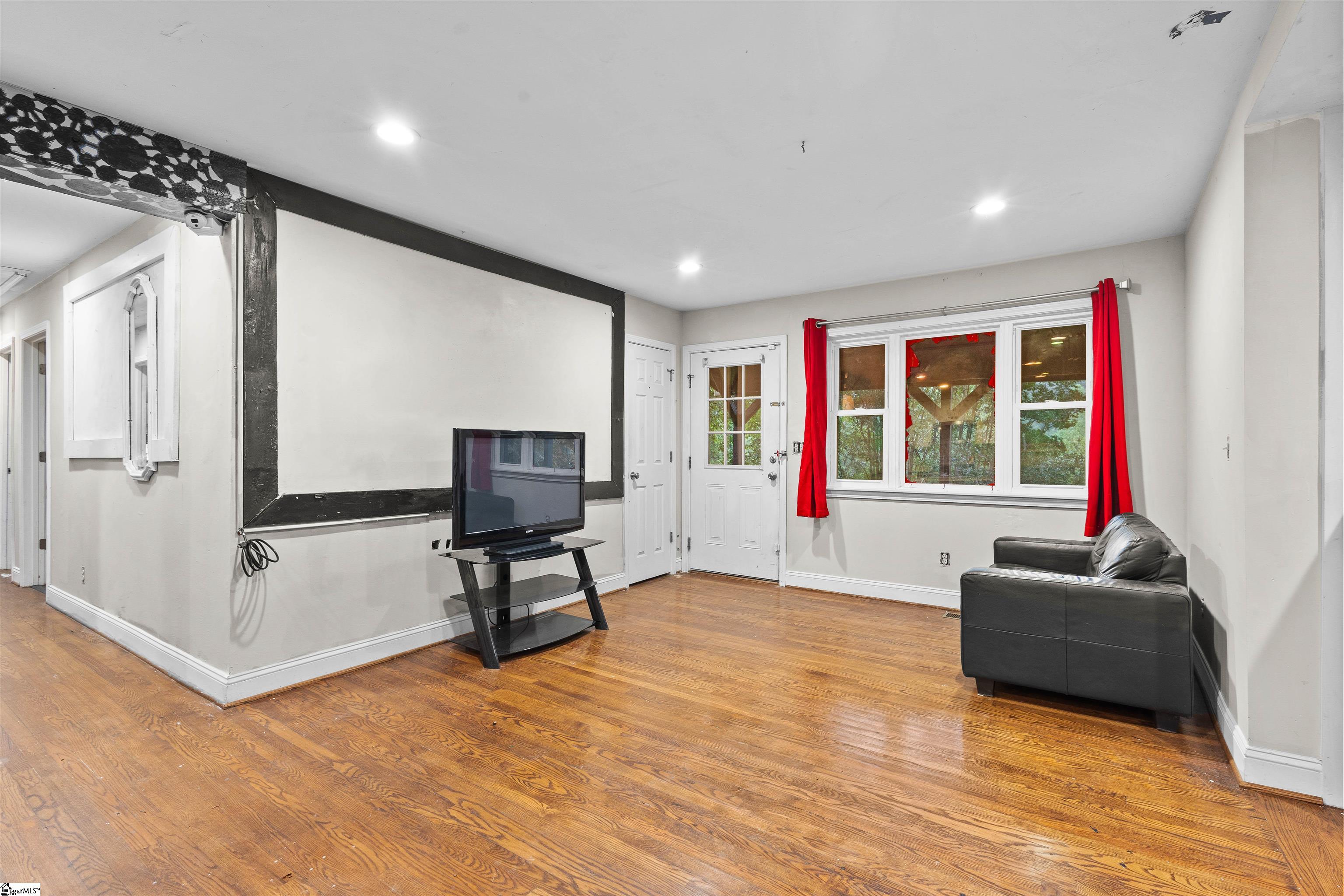 108 Linda, Marietta, South Carolina image 5