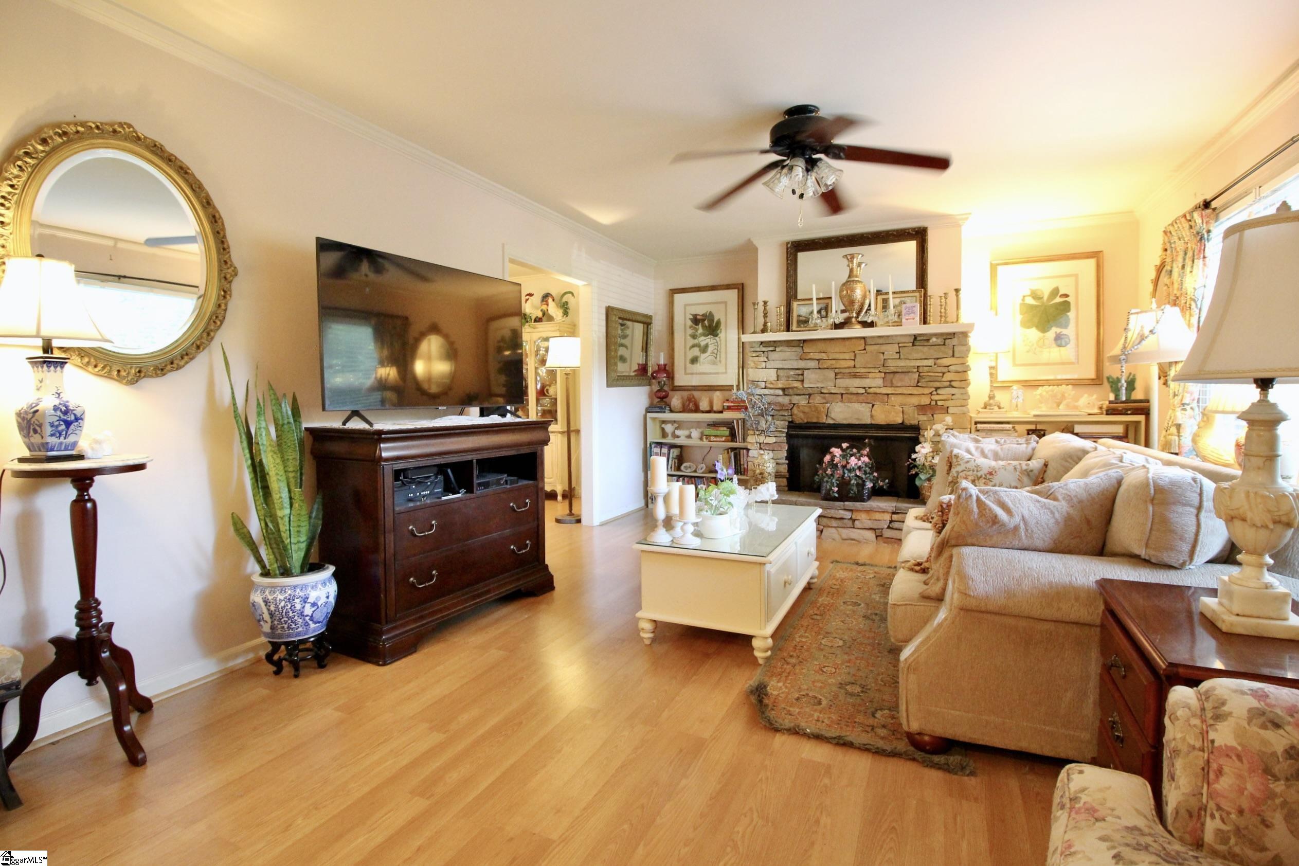 102 Coral, Taylors, South Carolina image 4