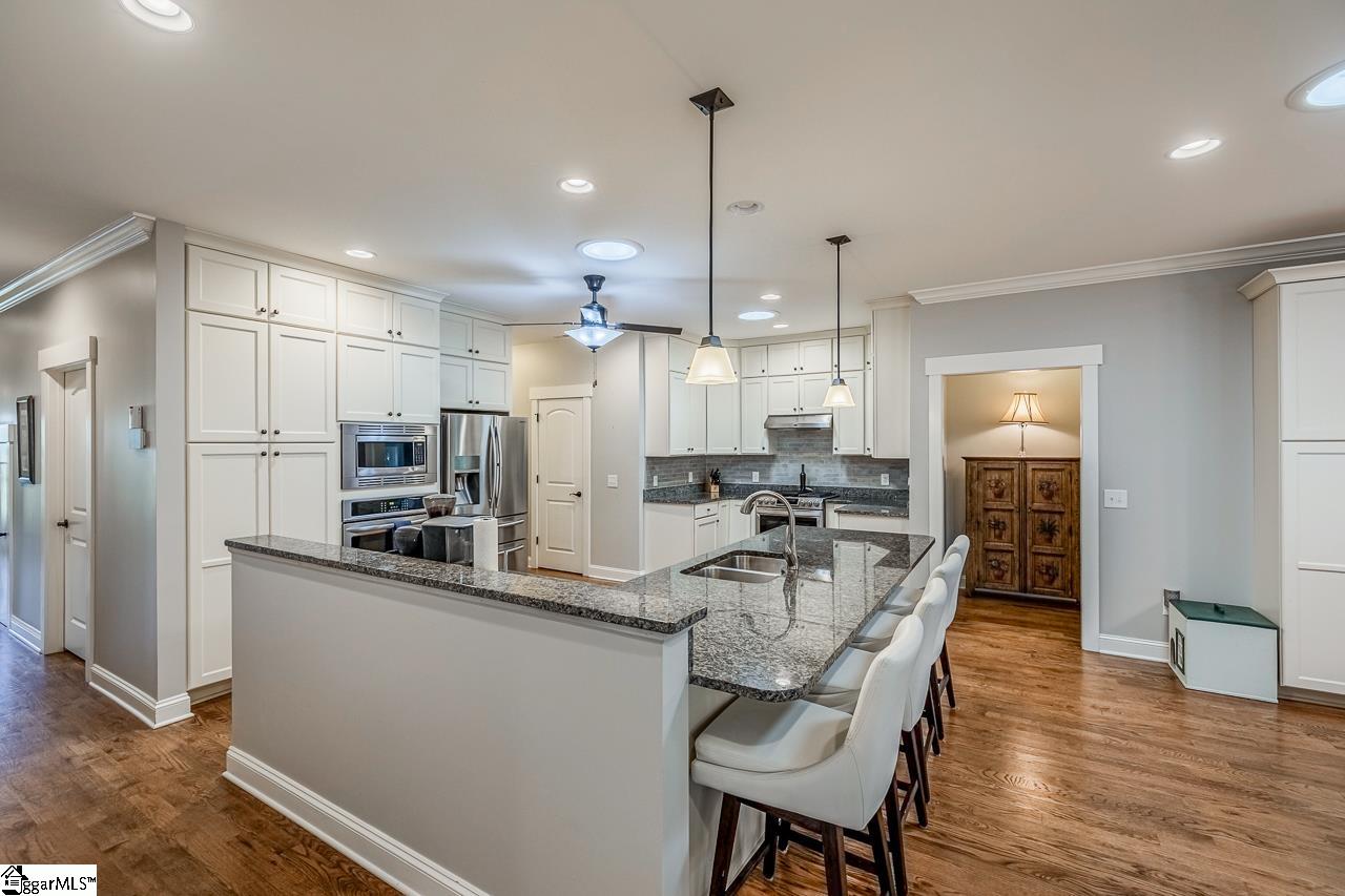 64 Montague, Greenville, South Carolina image 12