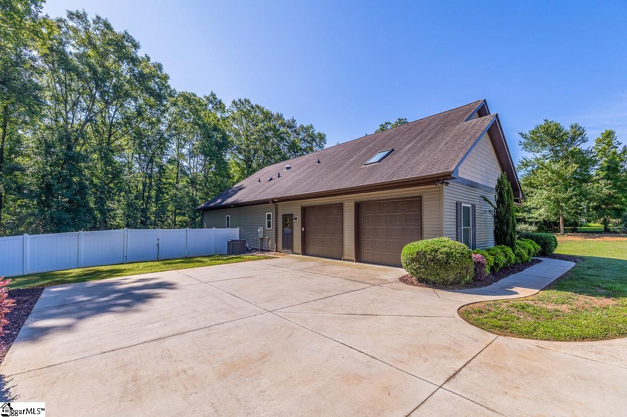 64 Montague, Greenville, South Carolina image 3