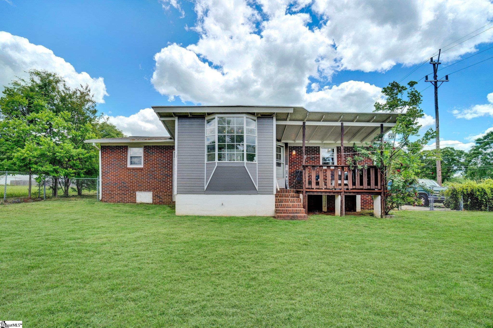 302 Douglas, Laurens, South Carolina image 31