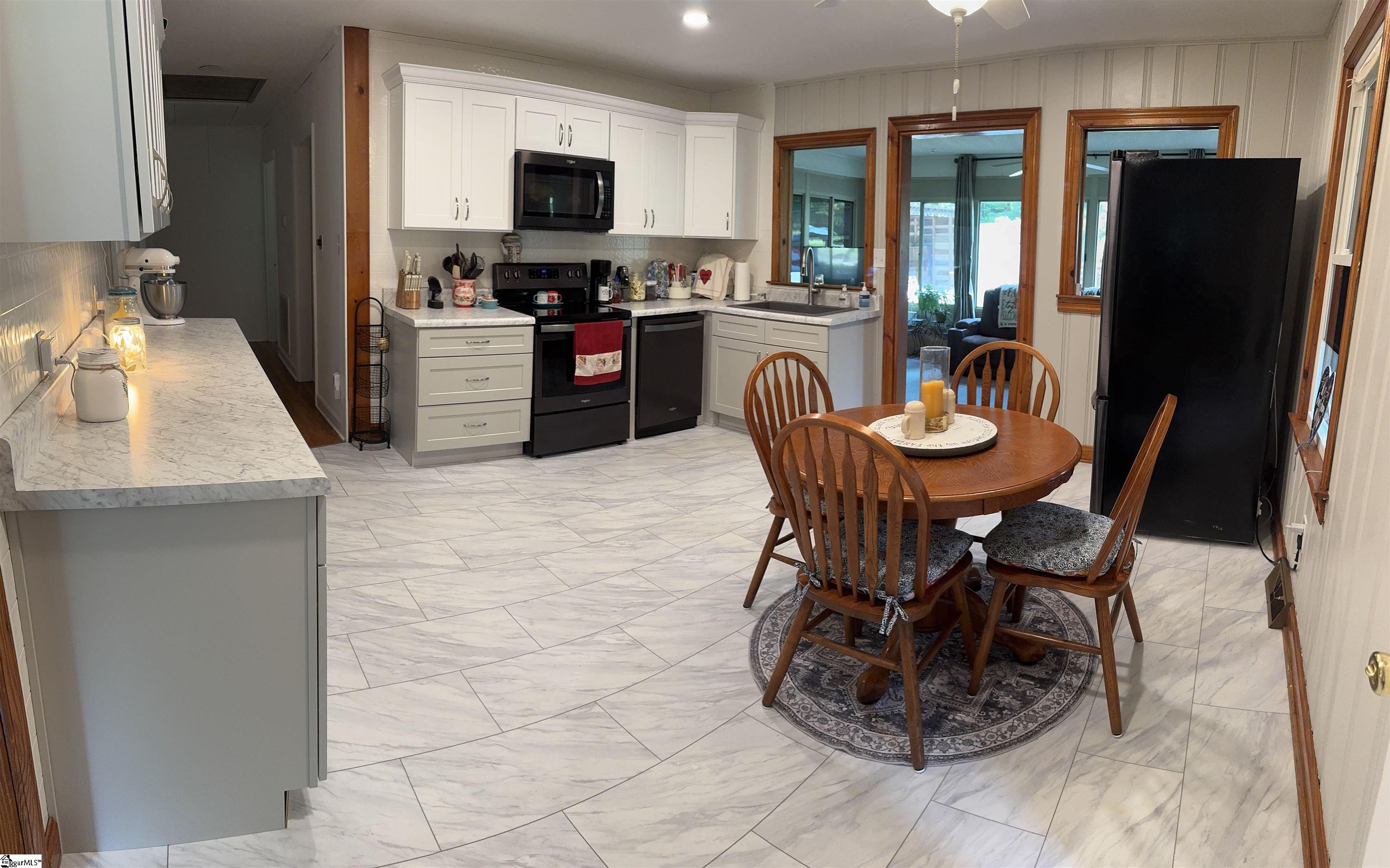 228 Styles, Taylors, South Carolina image 6