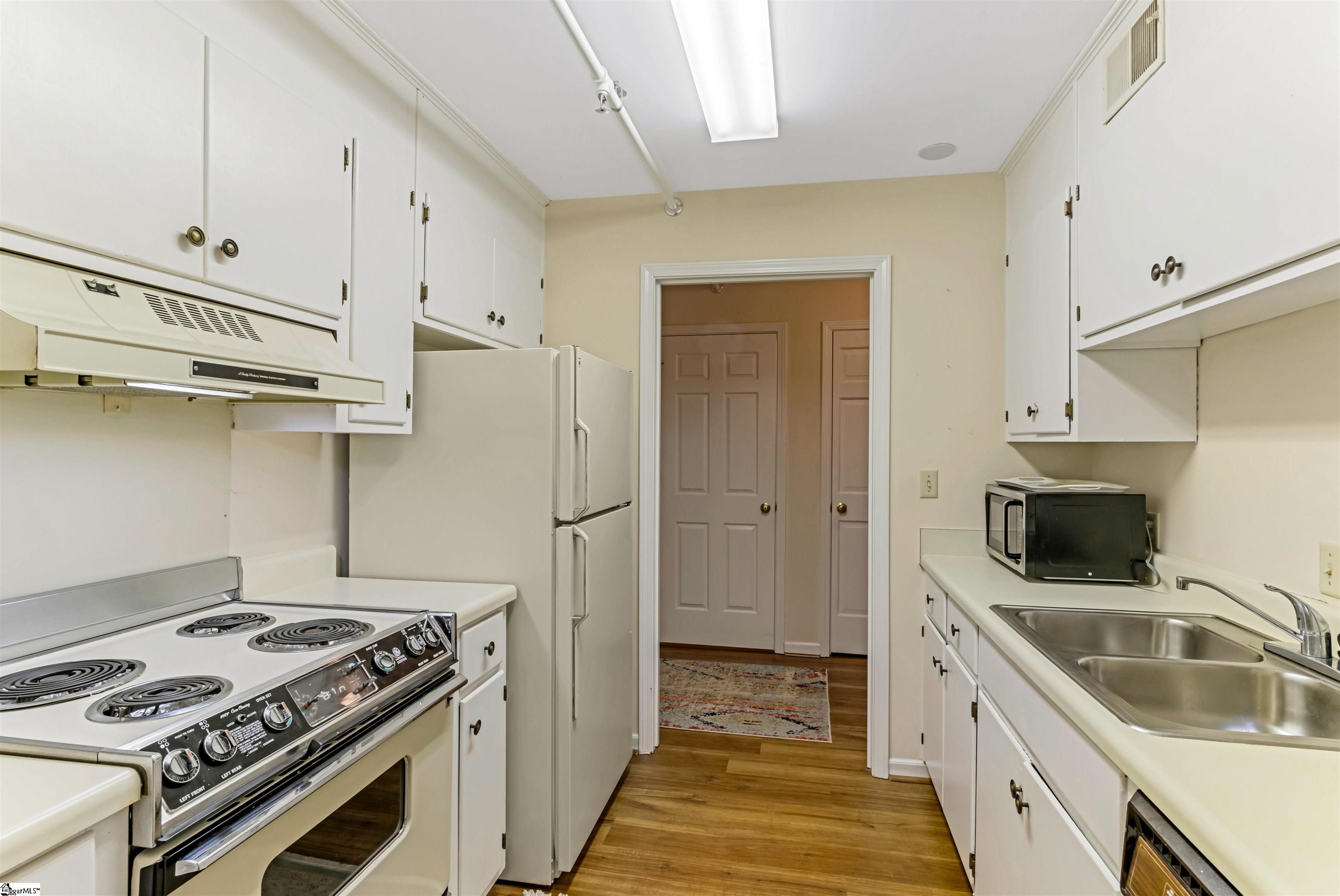 110 Swansgate, Greenville, South Carolina image 4