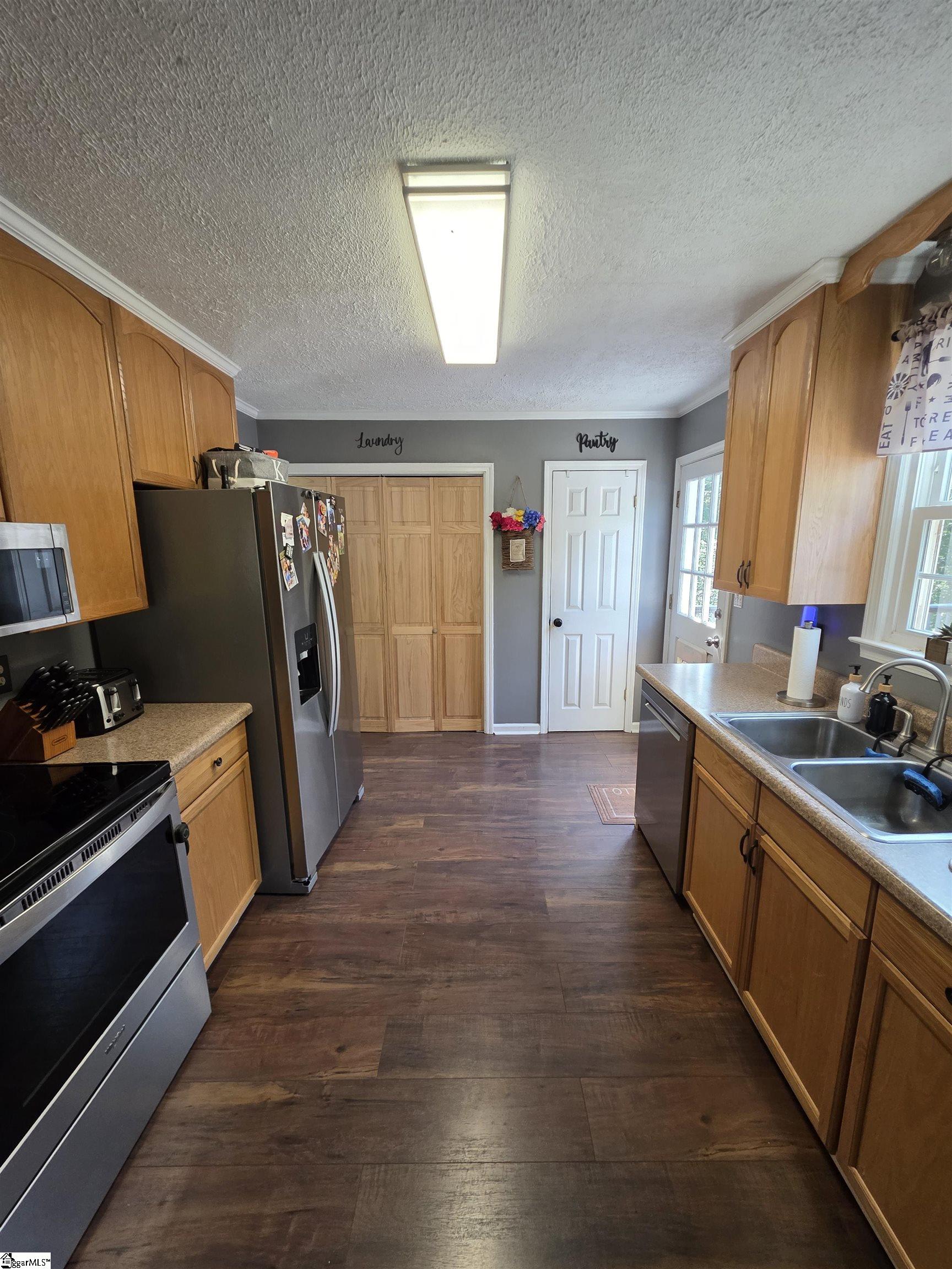 318 Country Glen, Pelzer, South Carolina image 2