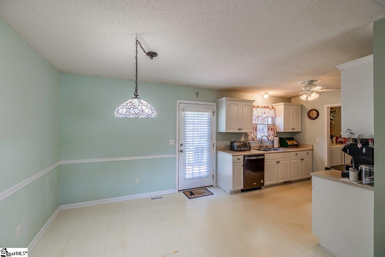 11 Parker, Taylors, South Carolina image 10