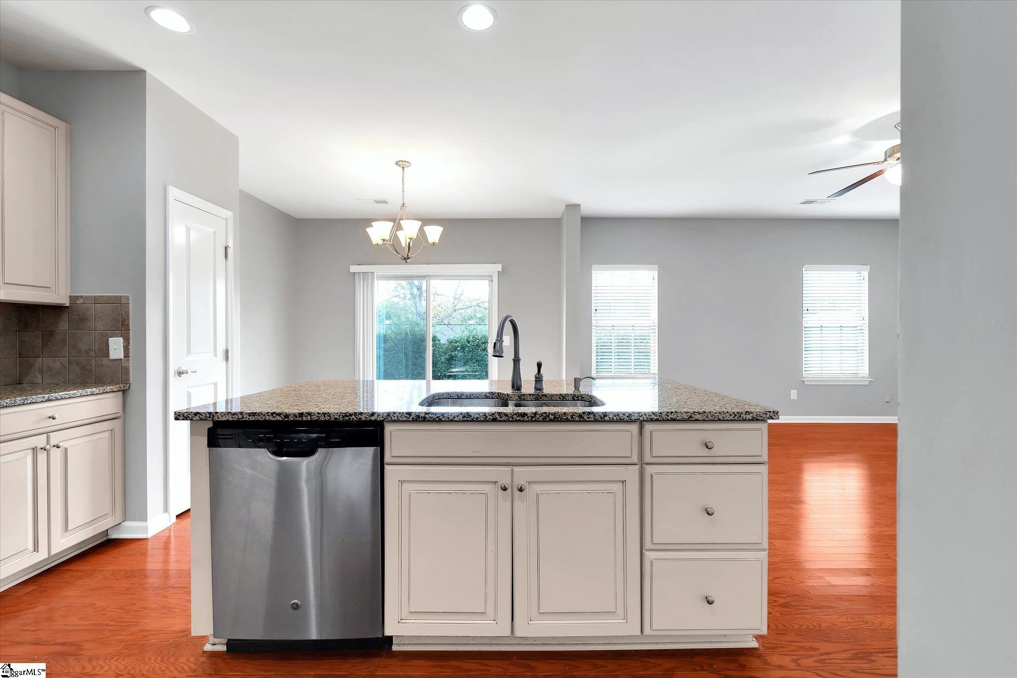 MLS #1562245 image #15