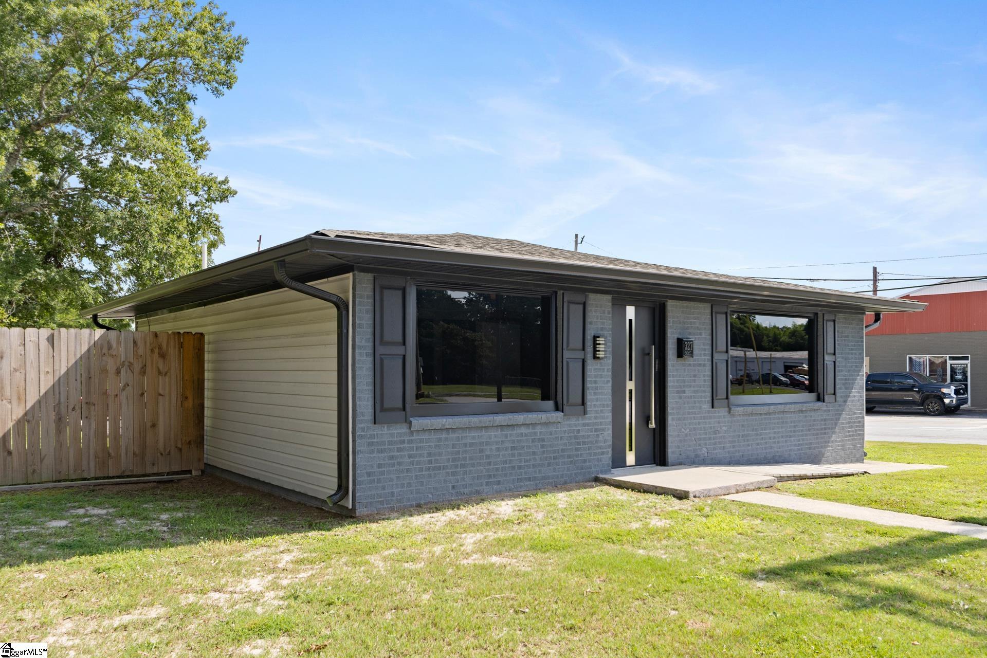 327 W Main, Clinton, South Carolina image 2