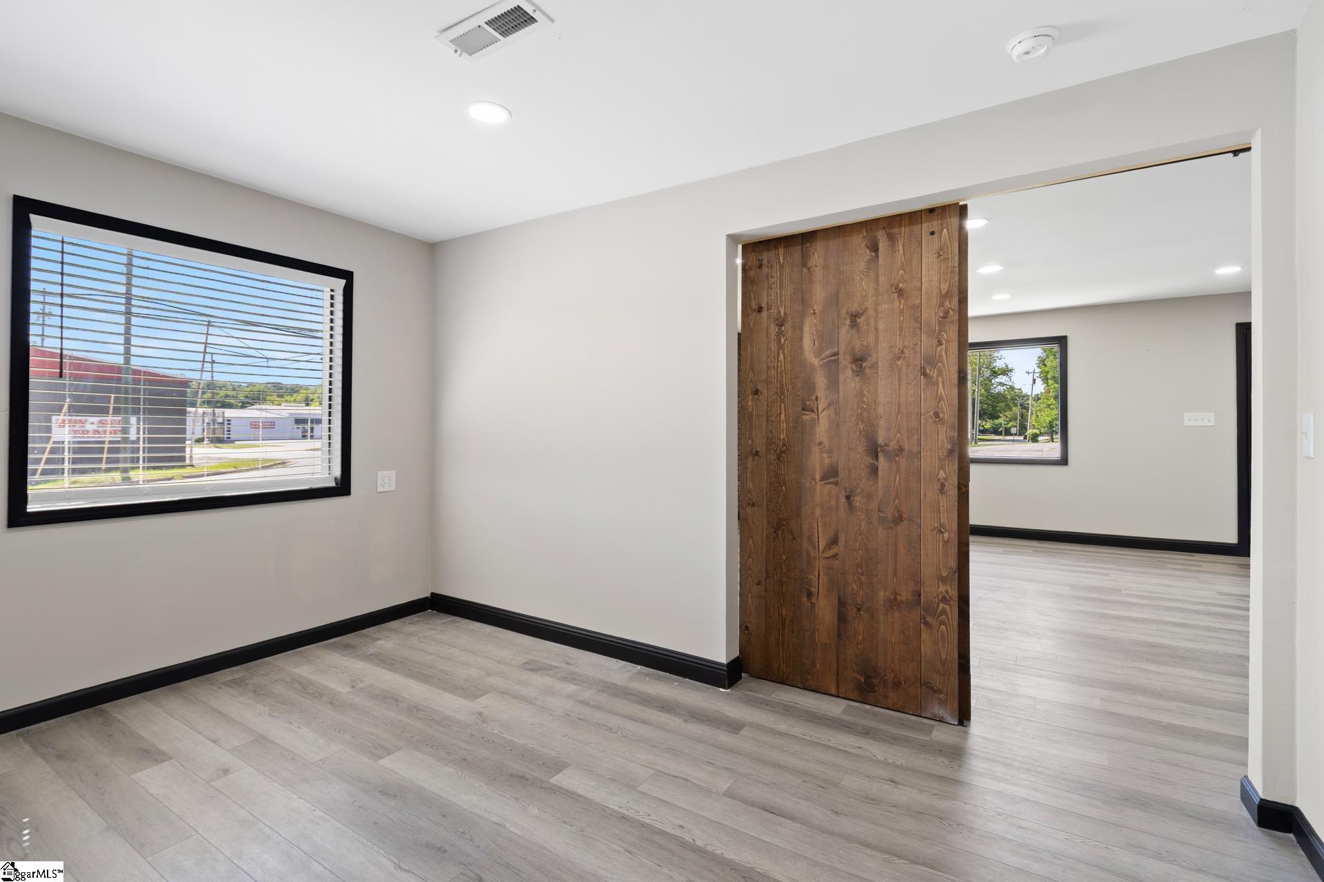327 W Main, Clinton, South Carolina image 18
