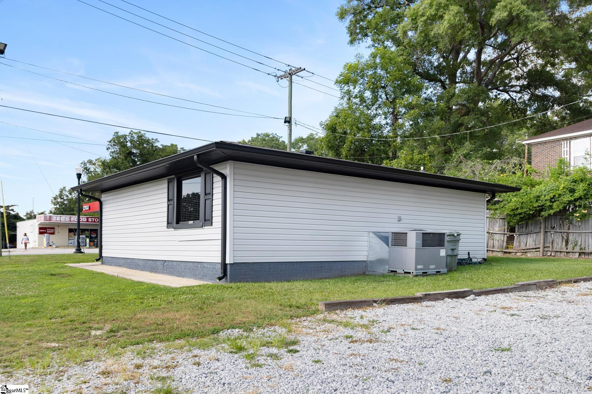 327 W Main, Clinton, South Carolina image 25