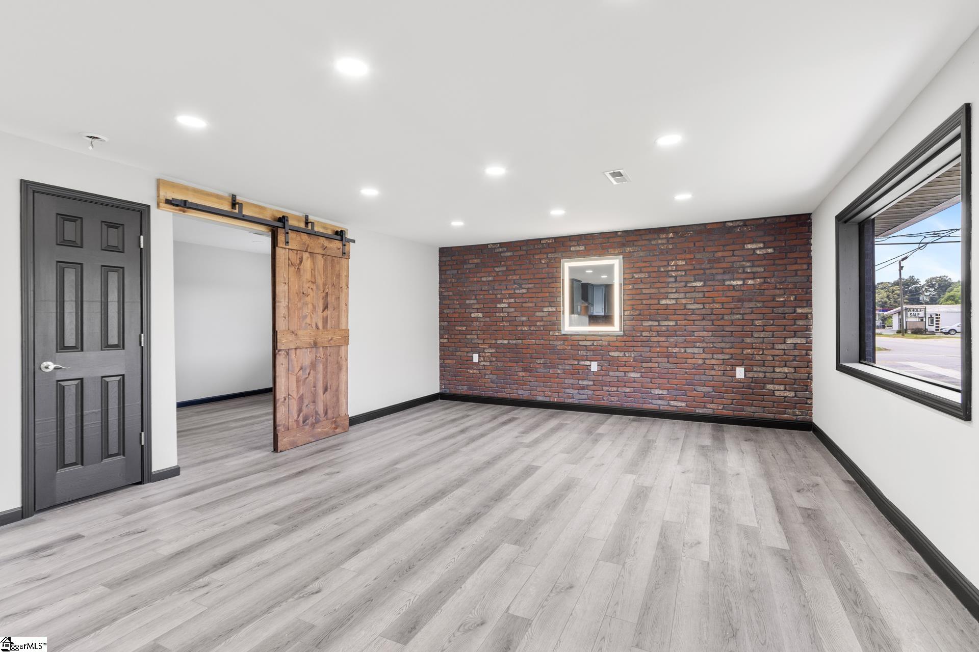 327 W Main, Clinton, South Carolina image 5