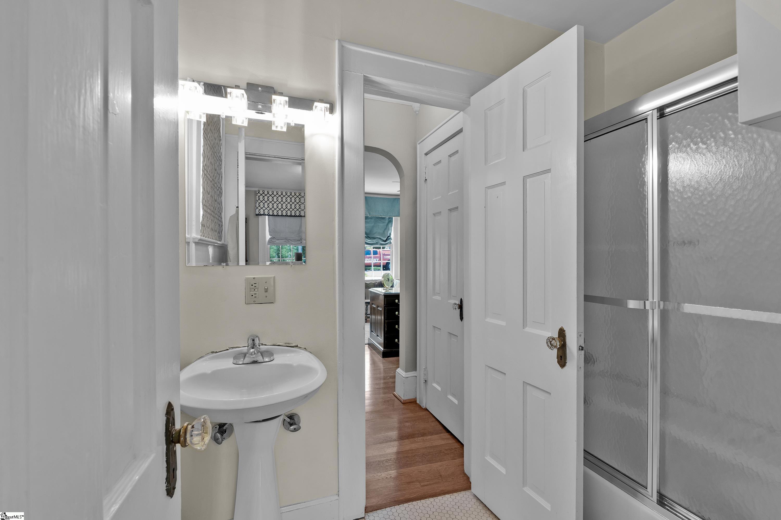 23 Warner, Greenville, South Carolina image 17