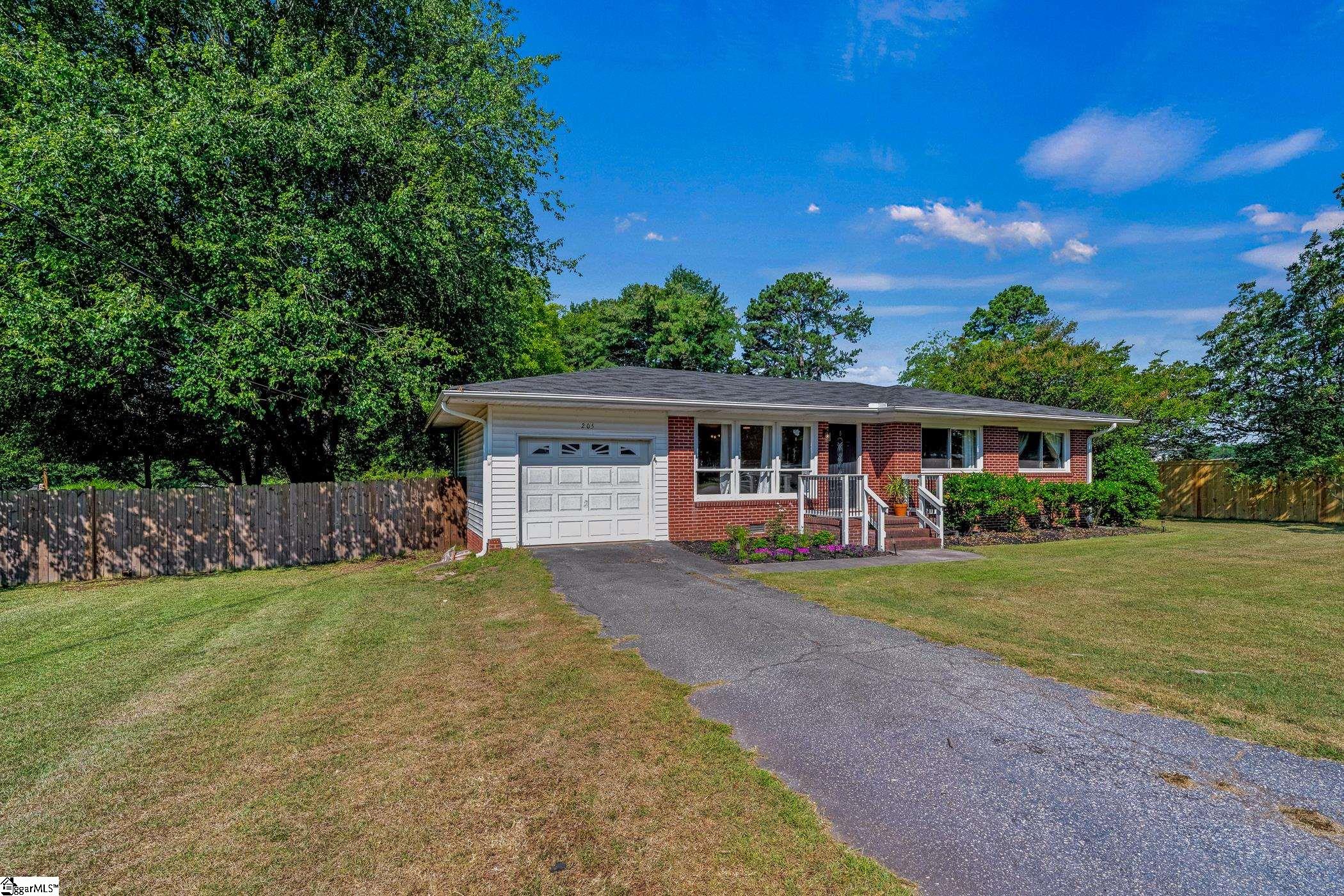 205 Looneybrook, Fountain Inn, South Carolina image 2