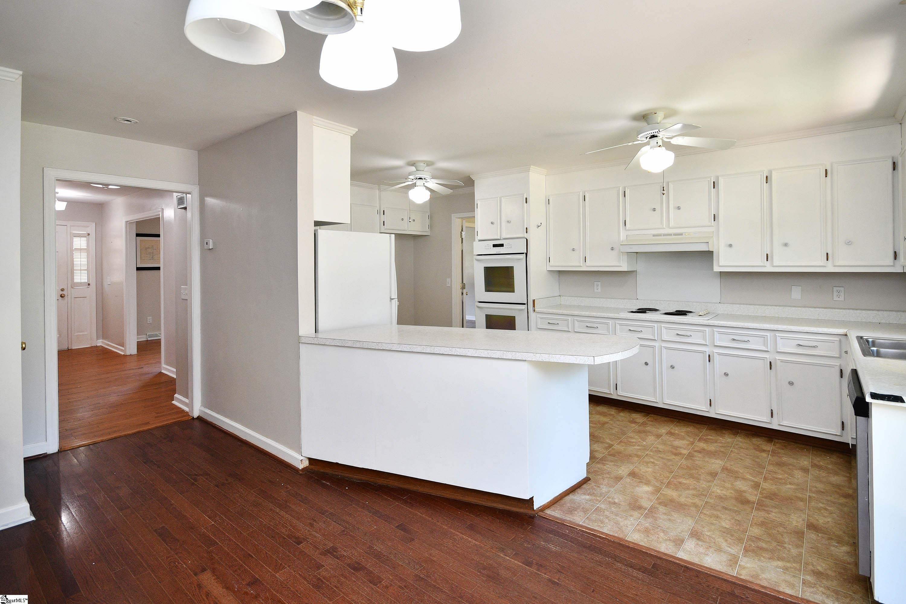 5 Donington, Greenville, South Carolina image 16