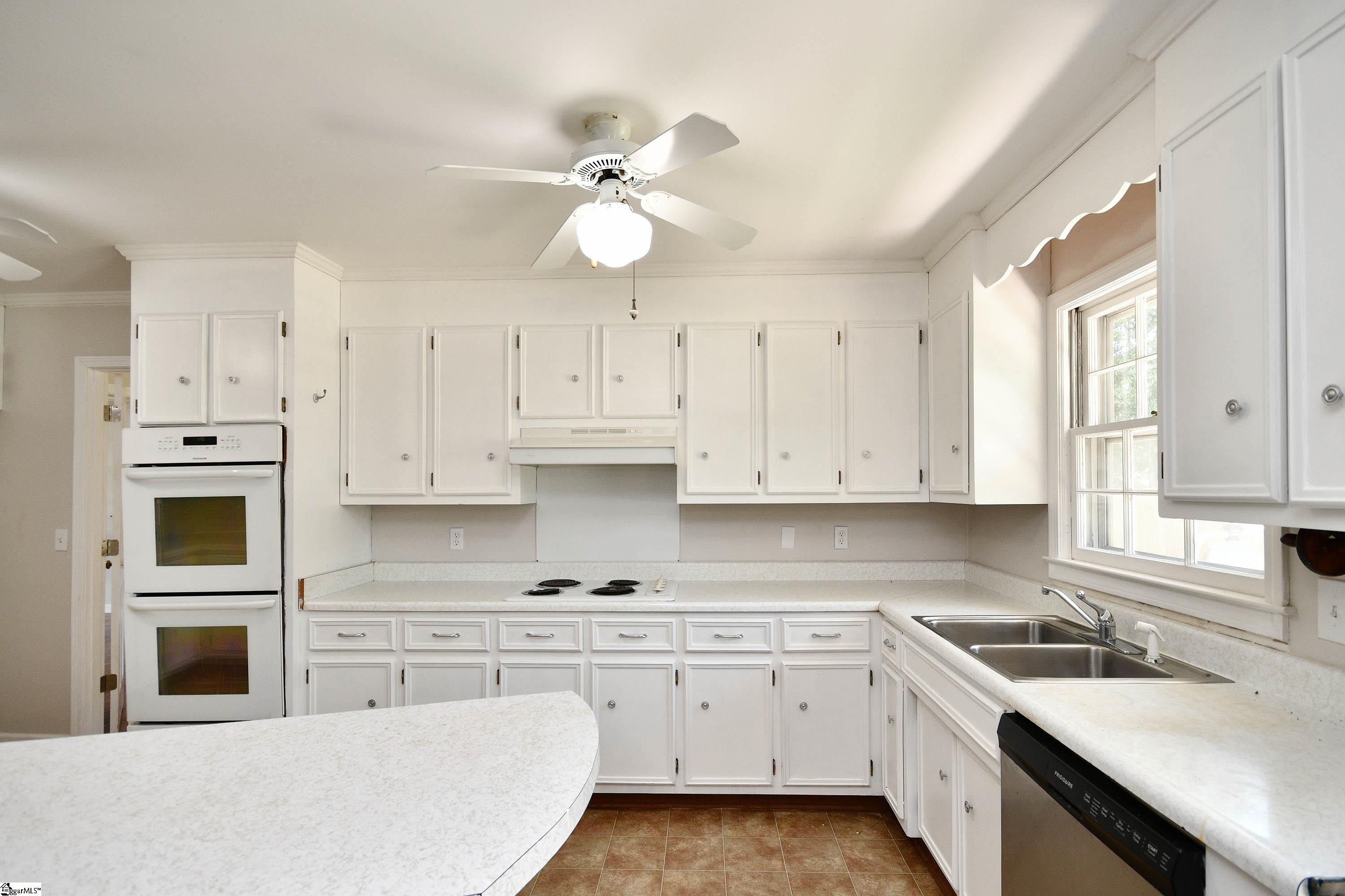 5 Donington, Greenville, South Carolina image 17