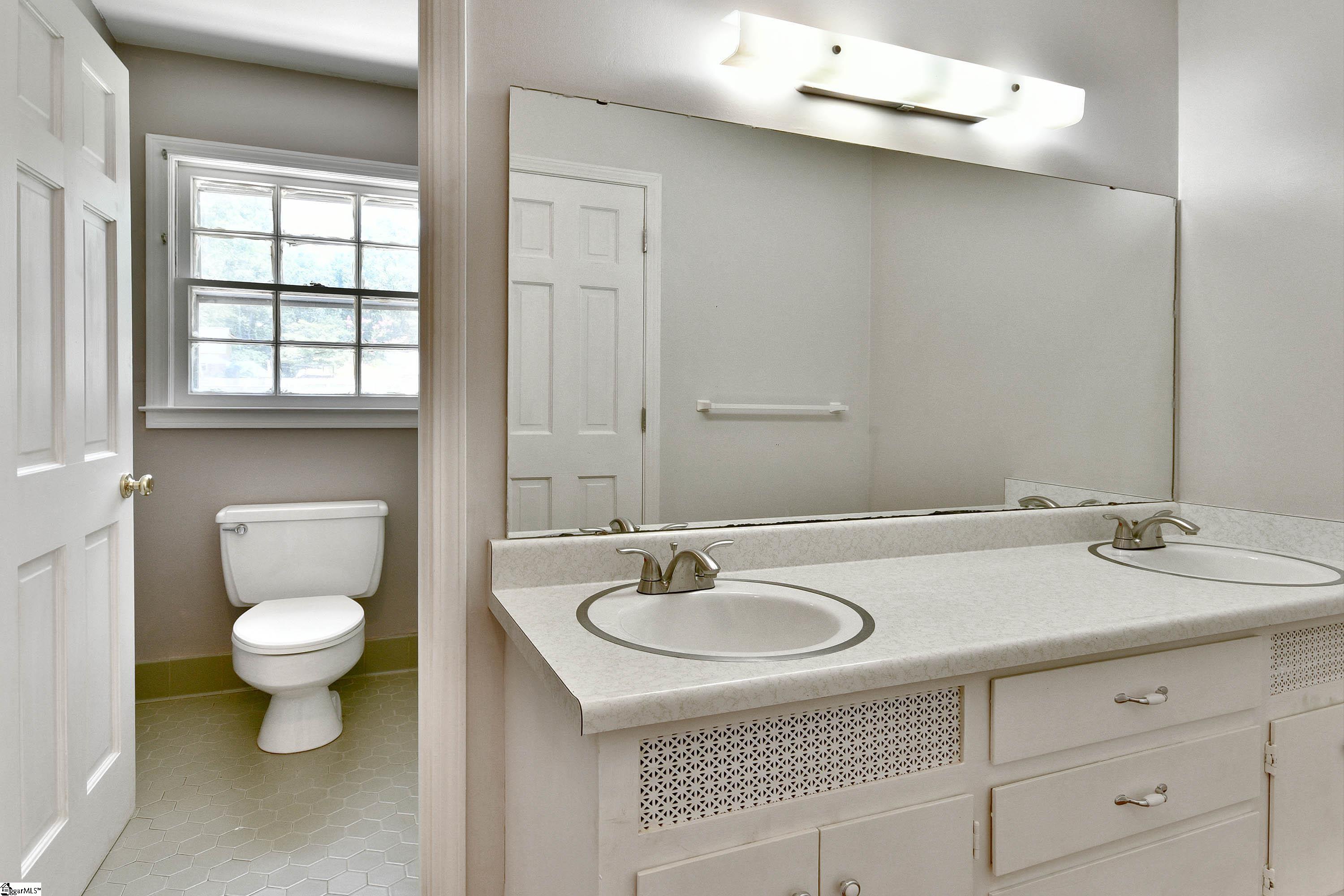 5 Donington, Greenville, South Carolina image 36