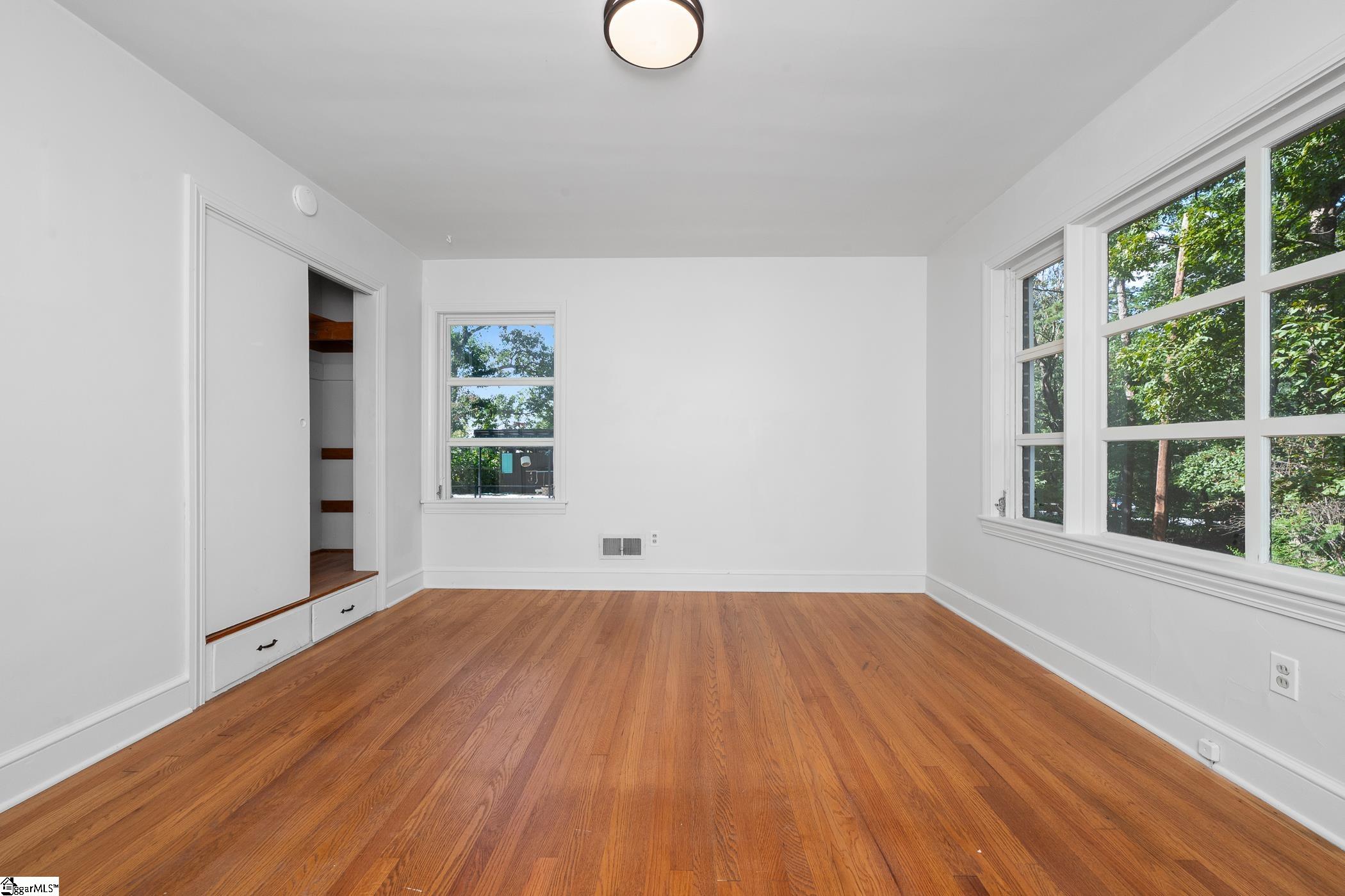 MLS #1563061 image #23