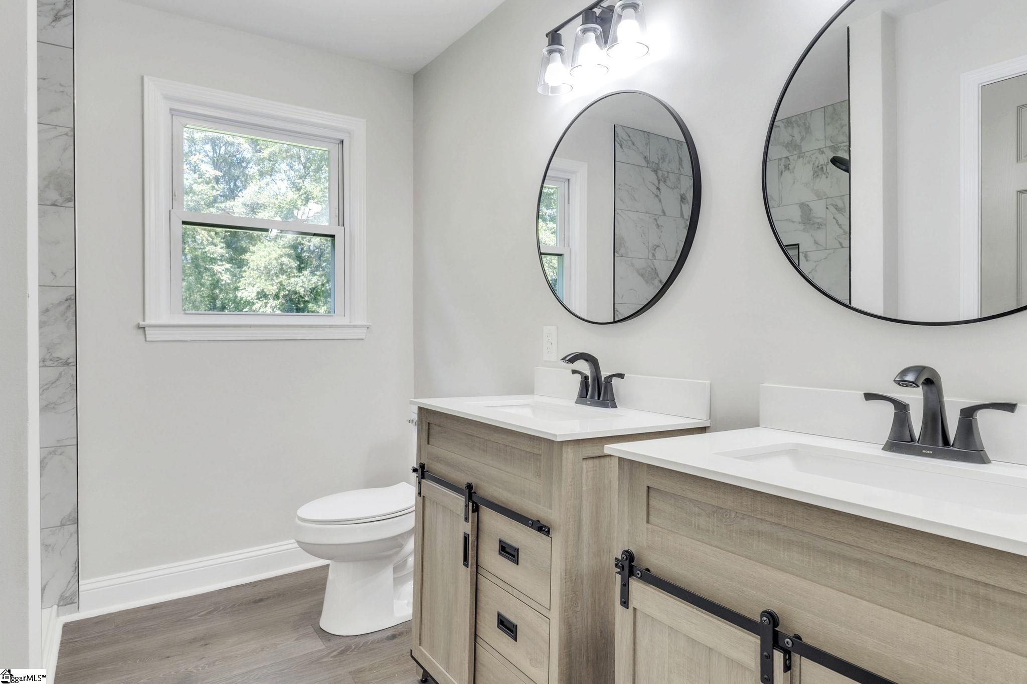 15 La Juan, Greenville, South Carolina image 17