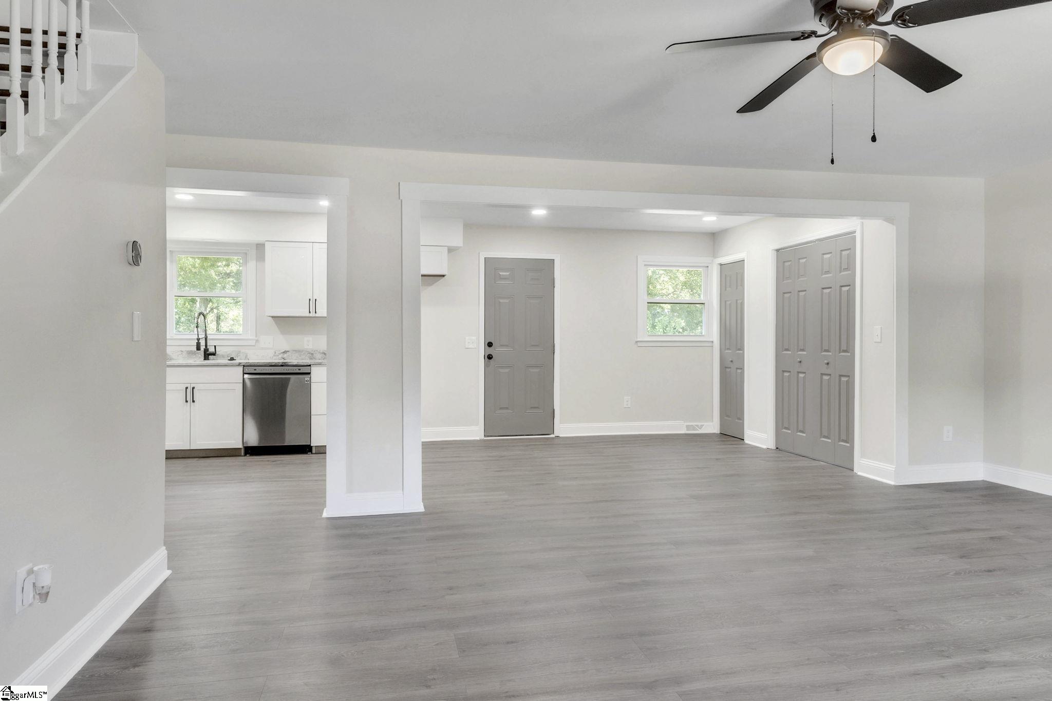 15 La Juan, Greenville, South Carolina image 3
