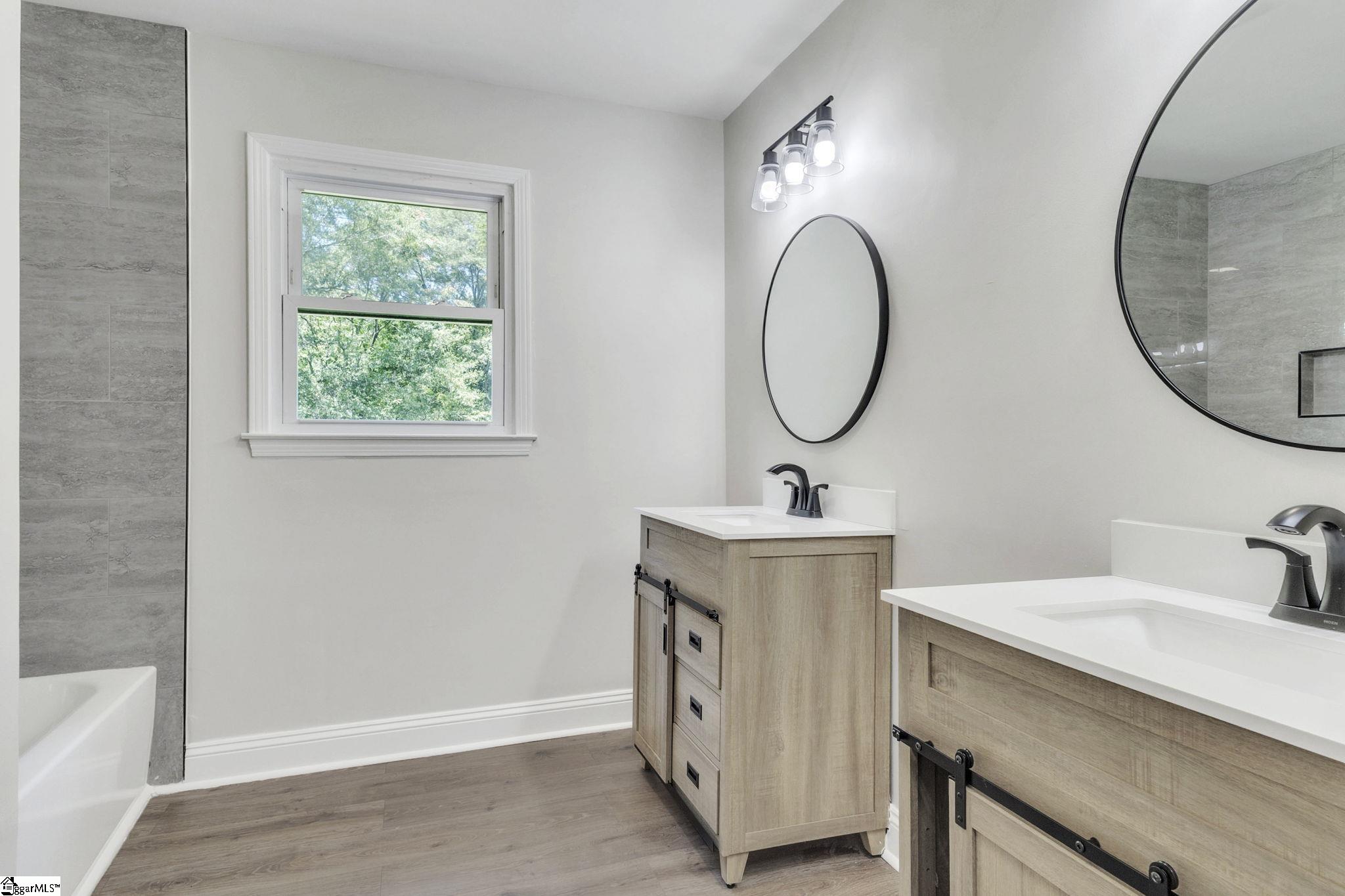 15 La Juan, Greenville, South Carolina image 22