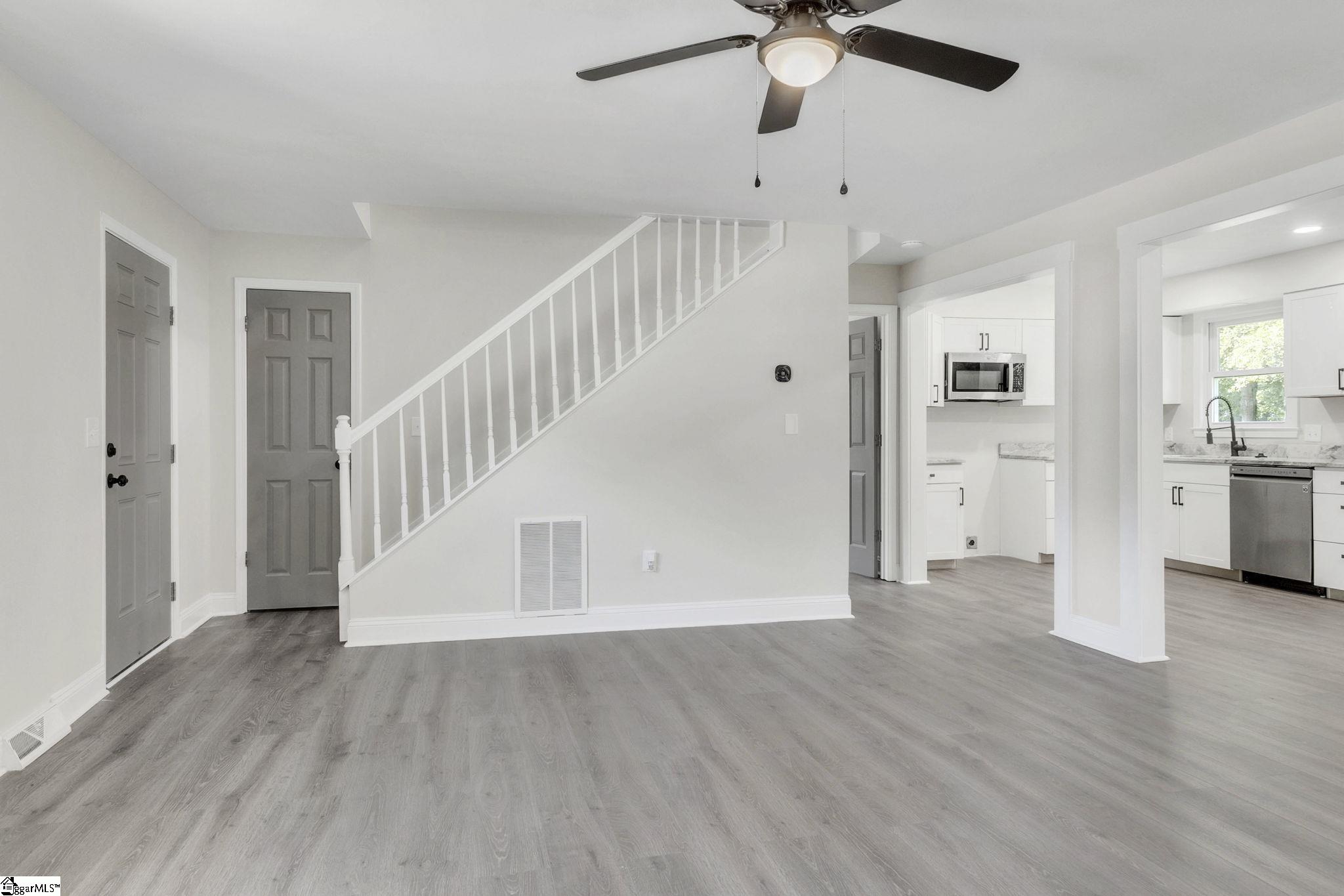 15 La Juan, Greenville, South Carolina image 6