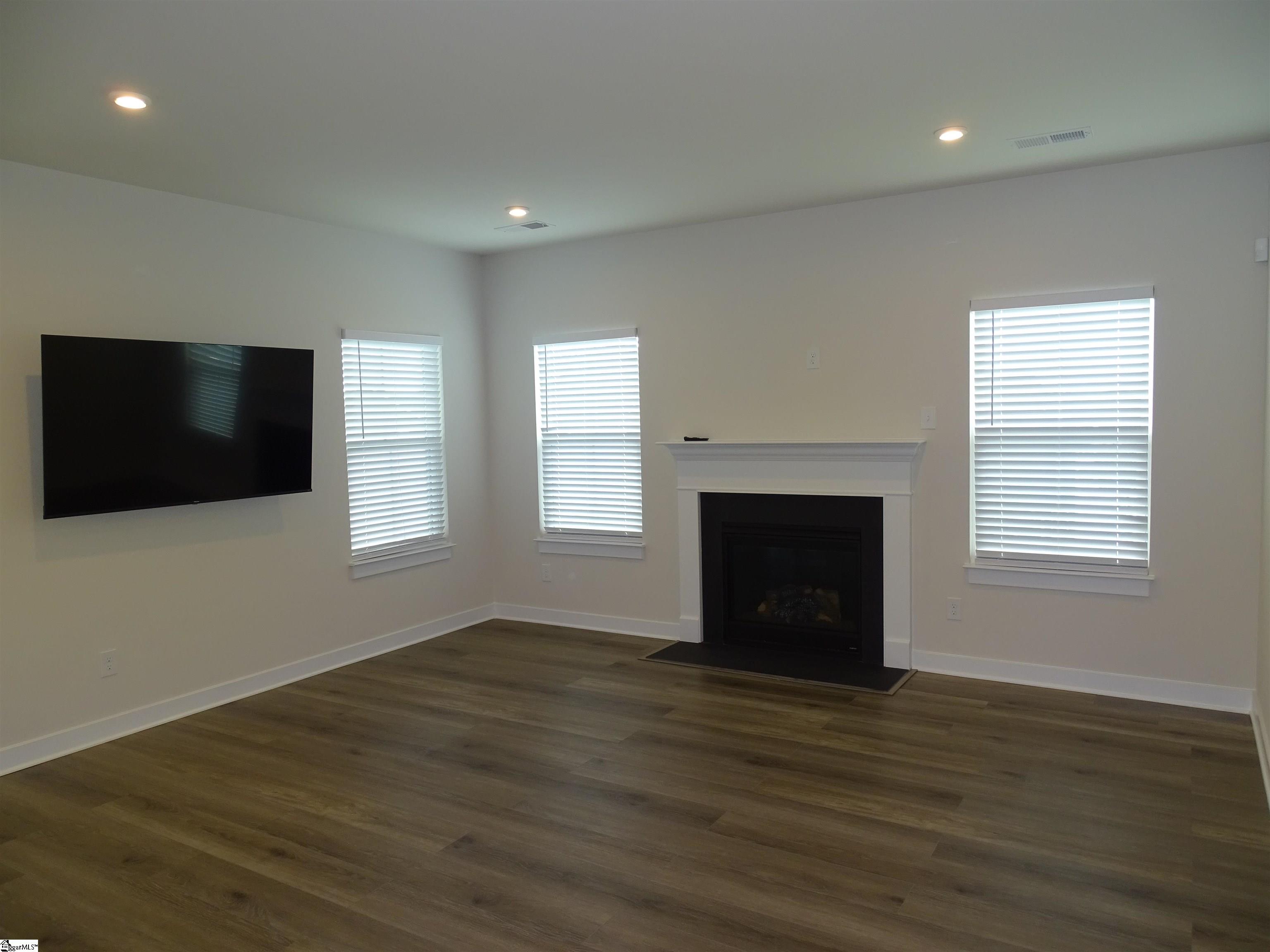 5 Comanche, Greenville, South Carolina image 15