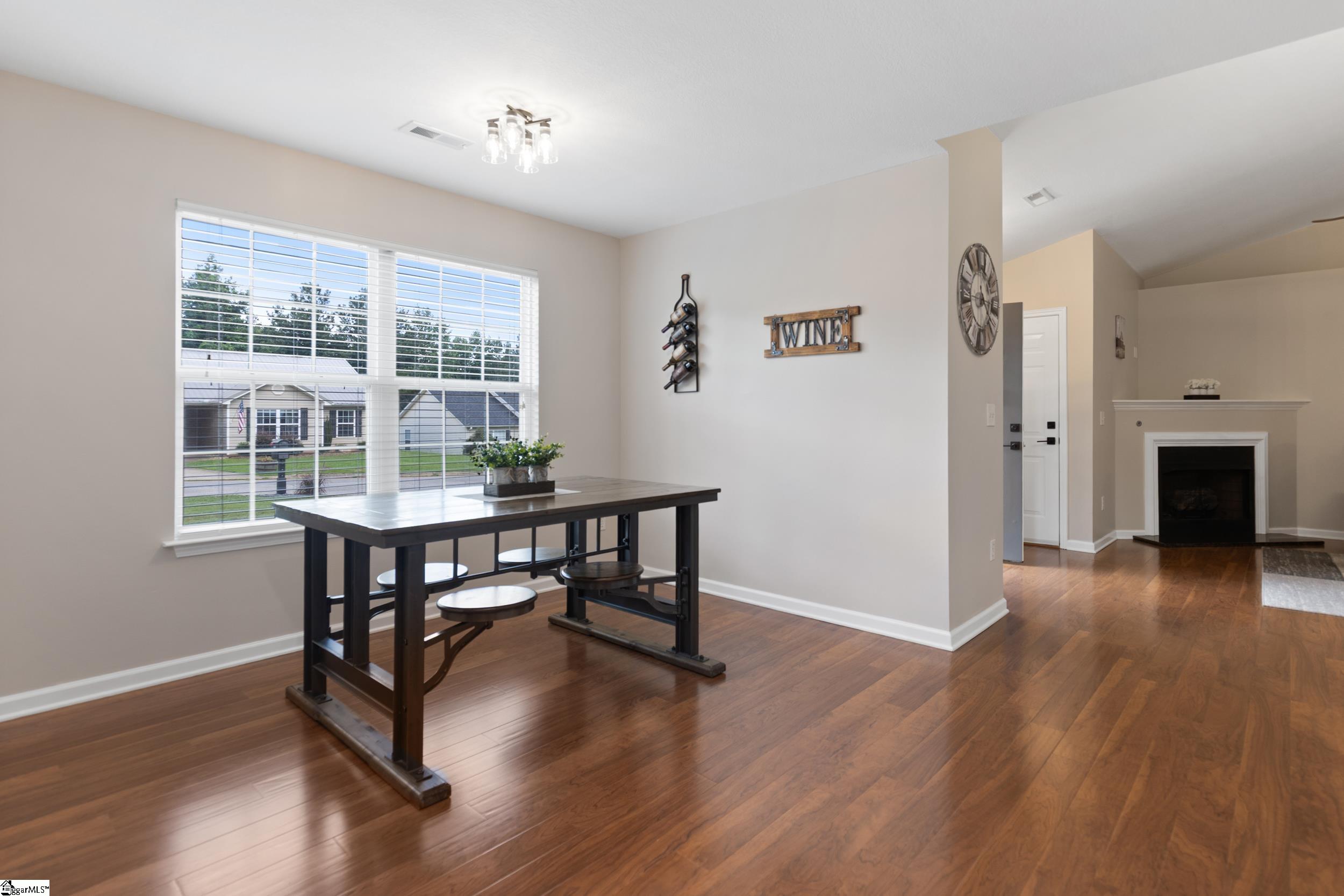 121 Malibu, Liberty, South Carolina image 3