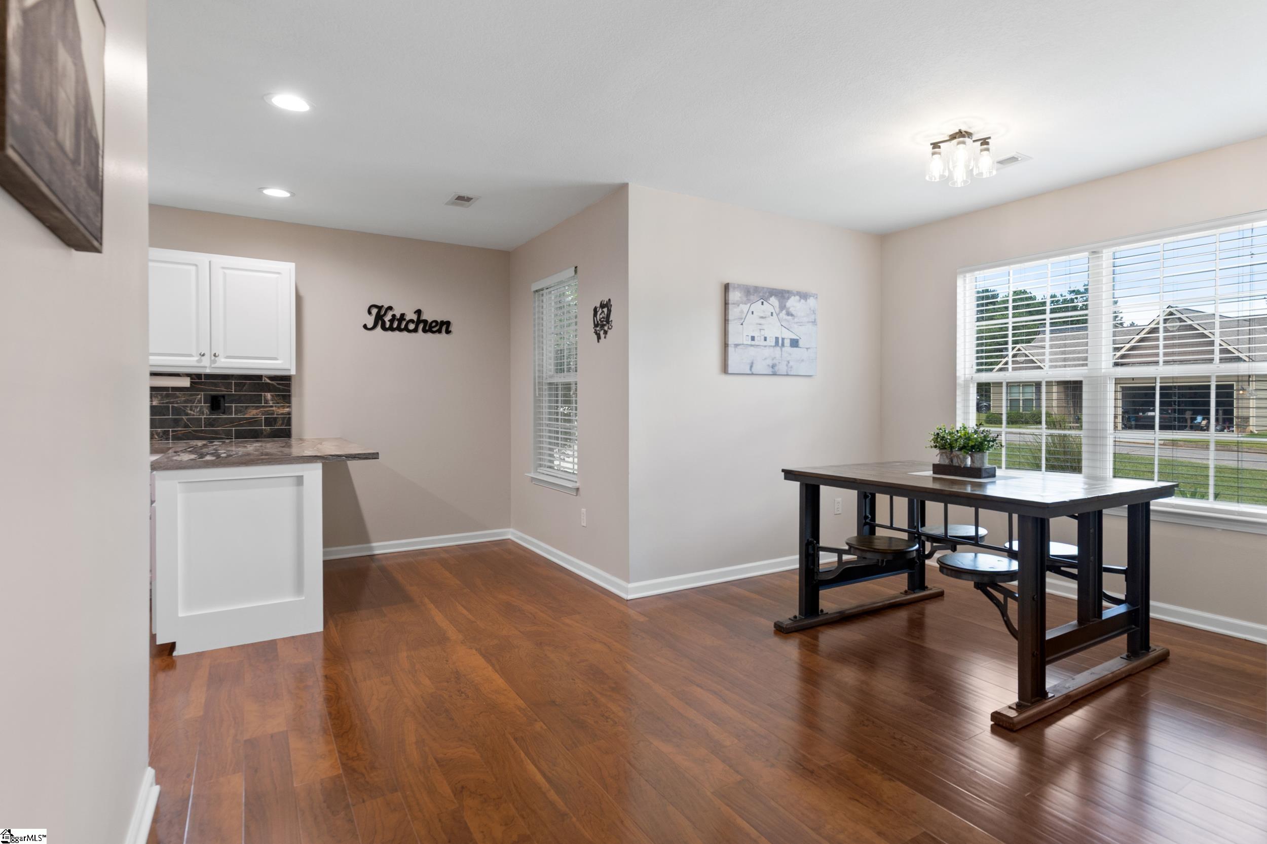 121 Malibu, Liberty, South Carolina image 4