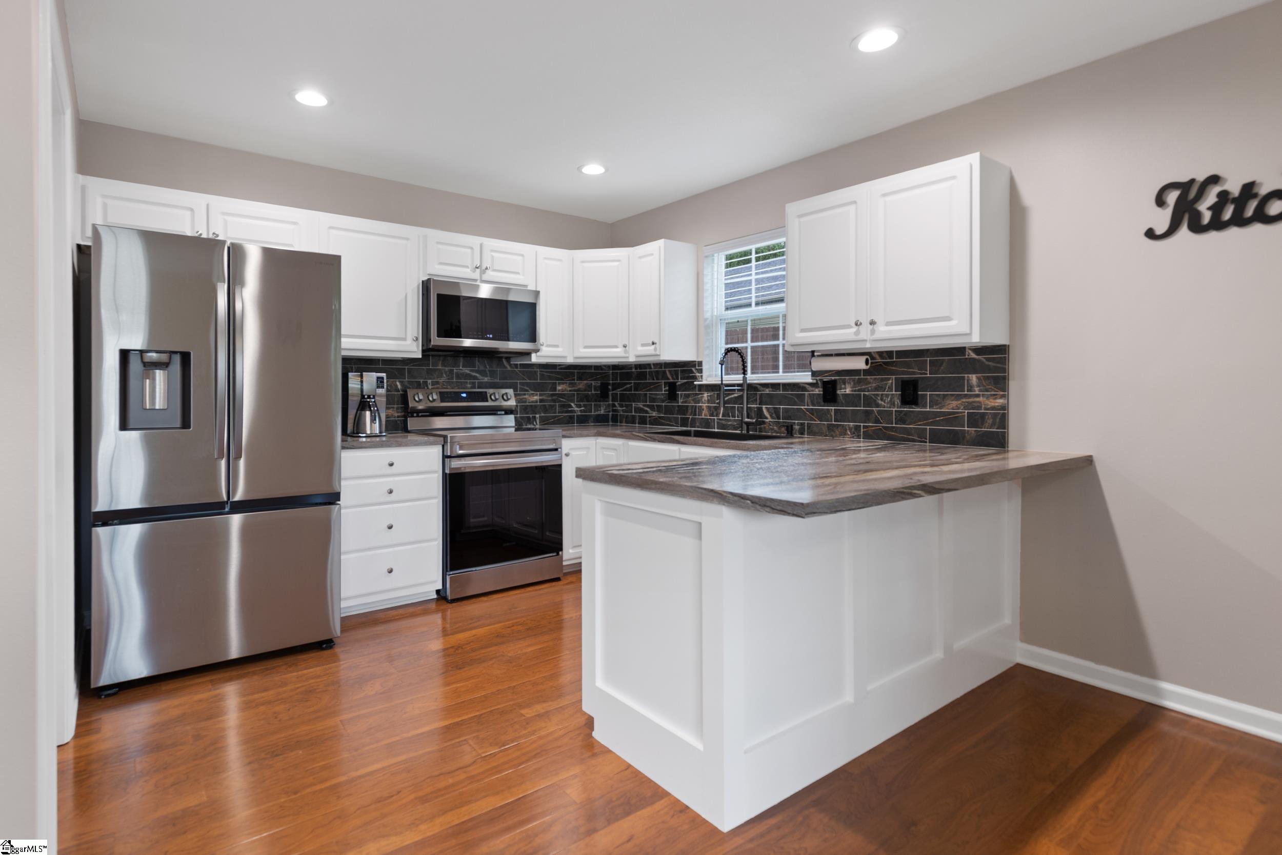 121 Malibu, Liberty, South Carolina image 5