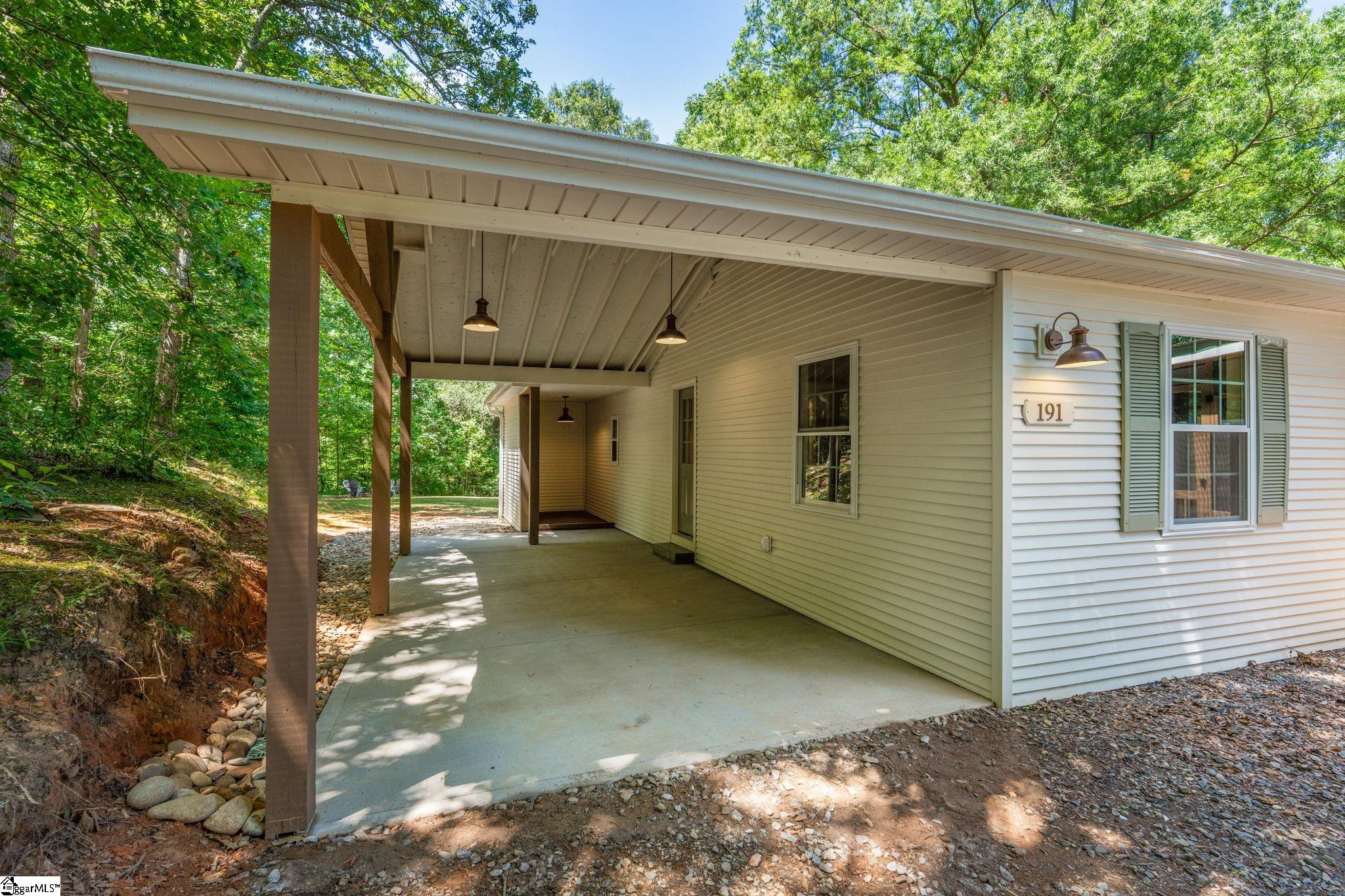 191 Rector, Campobello, South Carolina image 3
