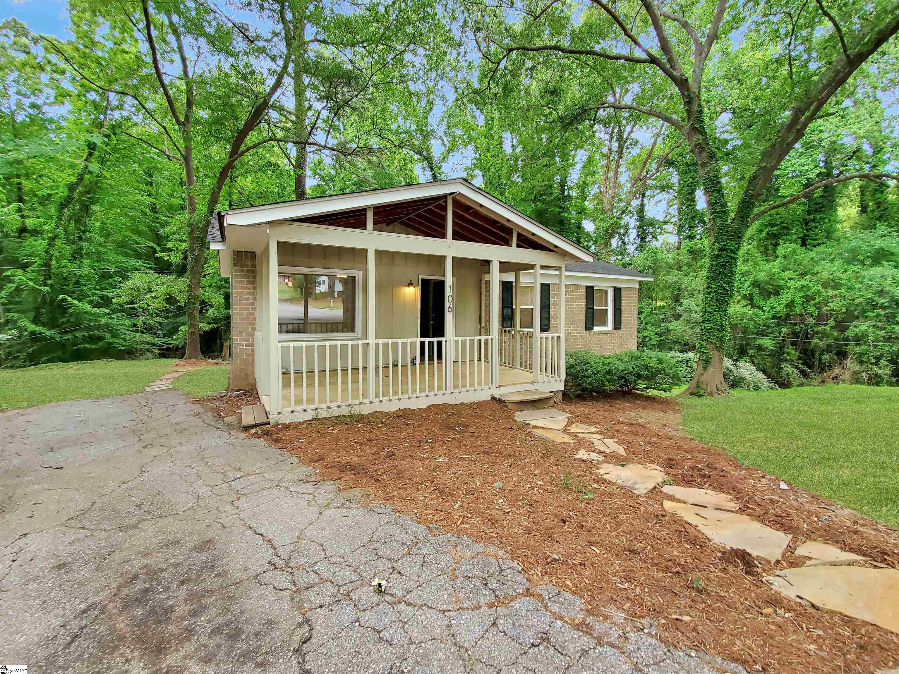 106 Carlton Court, Spartanburg SC 29302