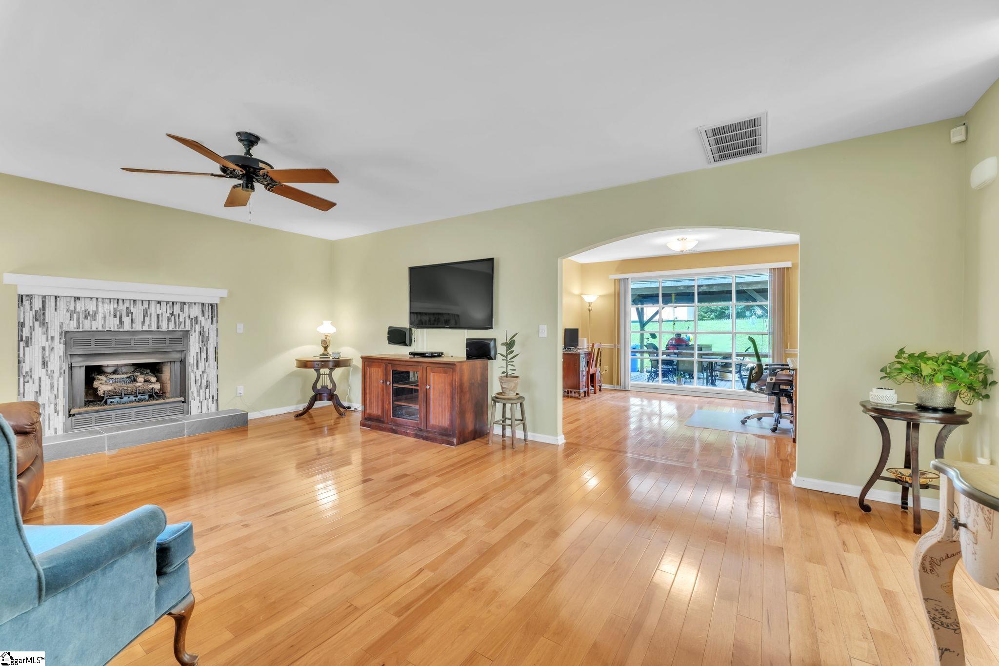 MLS #1566454 image #2