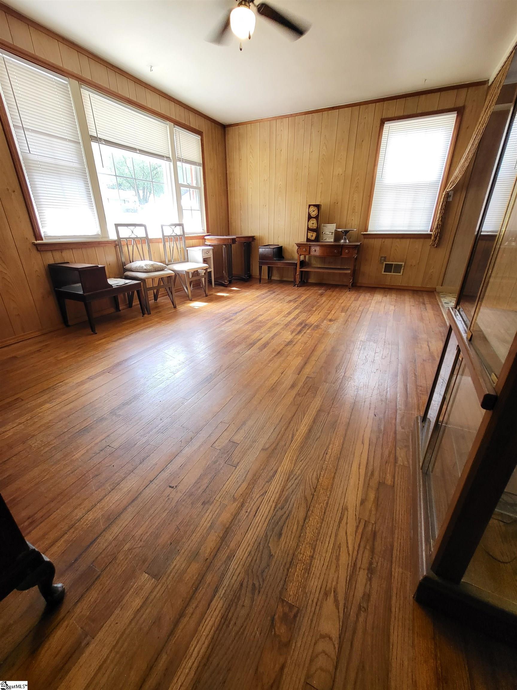 MLS #1567319 image #2